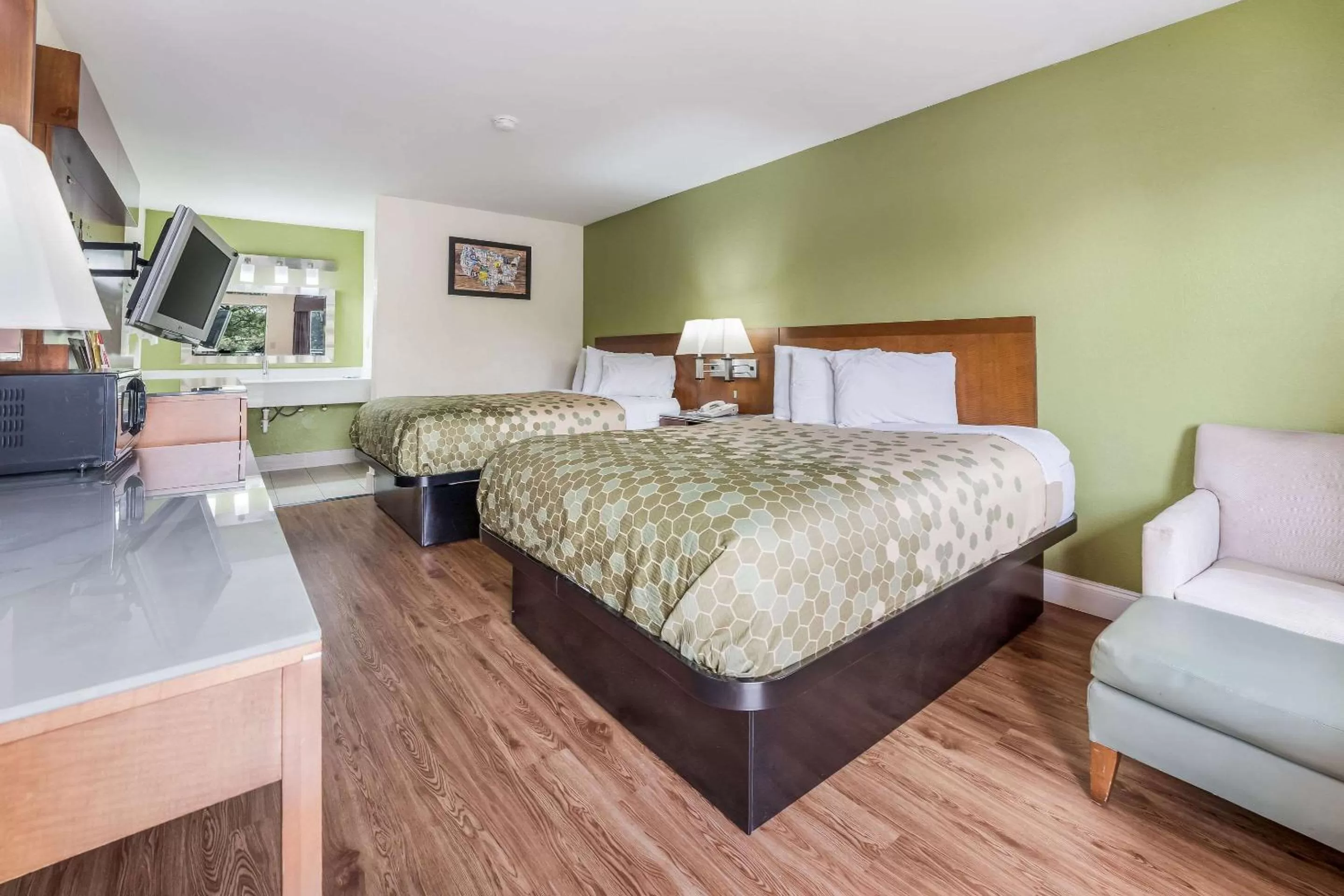 Queen Room with Two Queen Beds - Non-Smoking in Econo Lodge Atlanta Airport East