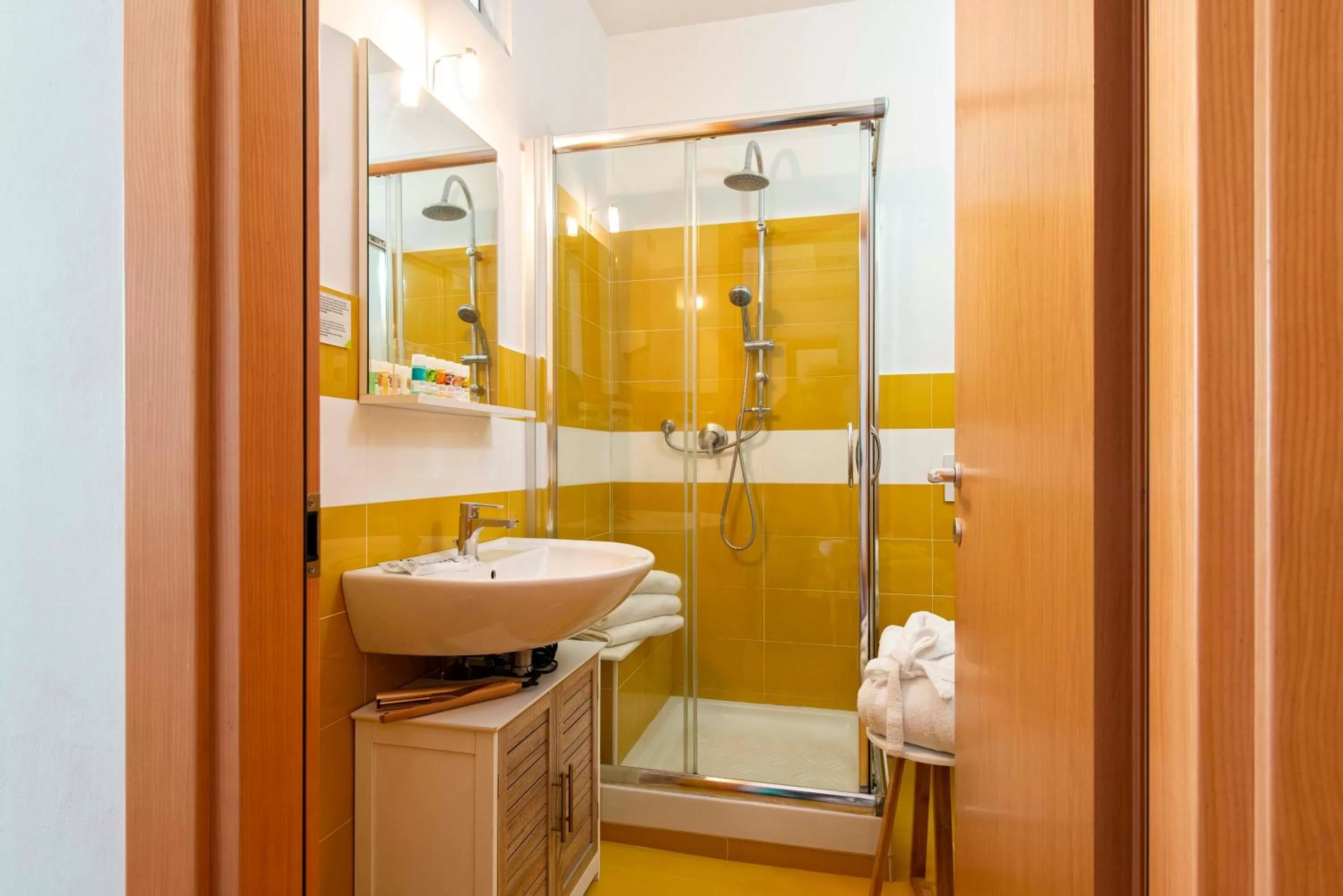 Triple Room in Simon Hotel