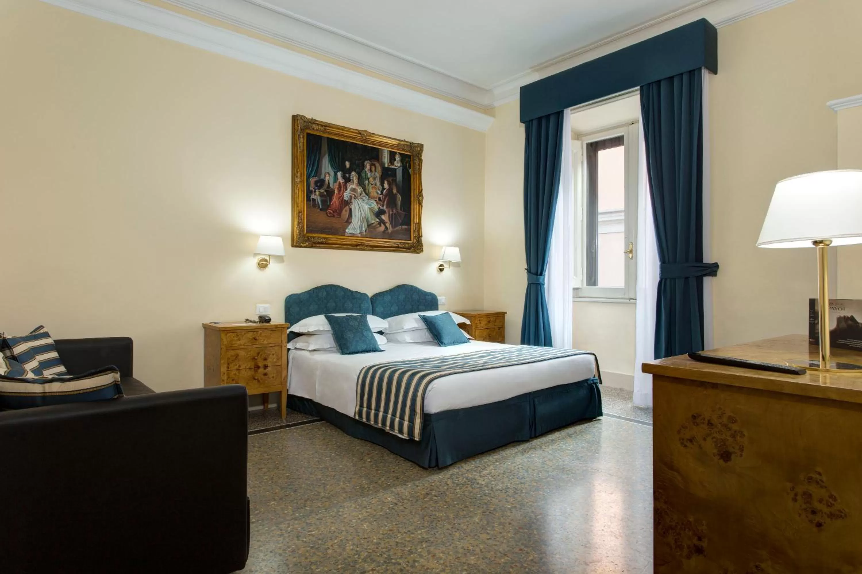Superior Room 1 Double Bed in Golden Tulip Rome Piram