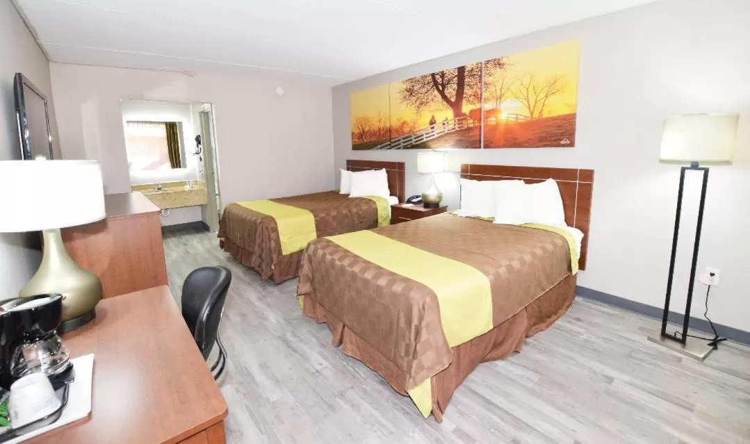 Double Room with Two Double Beds and Courtyard View - Non-Smoking in Days Inn by Wyndham Midland