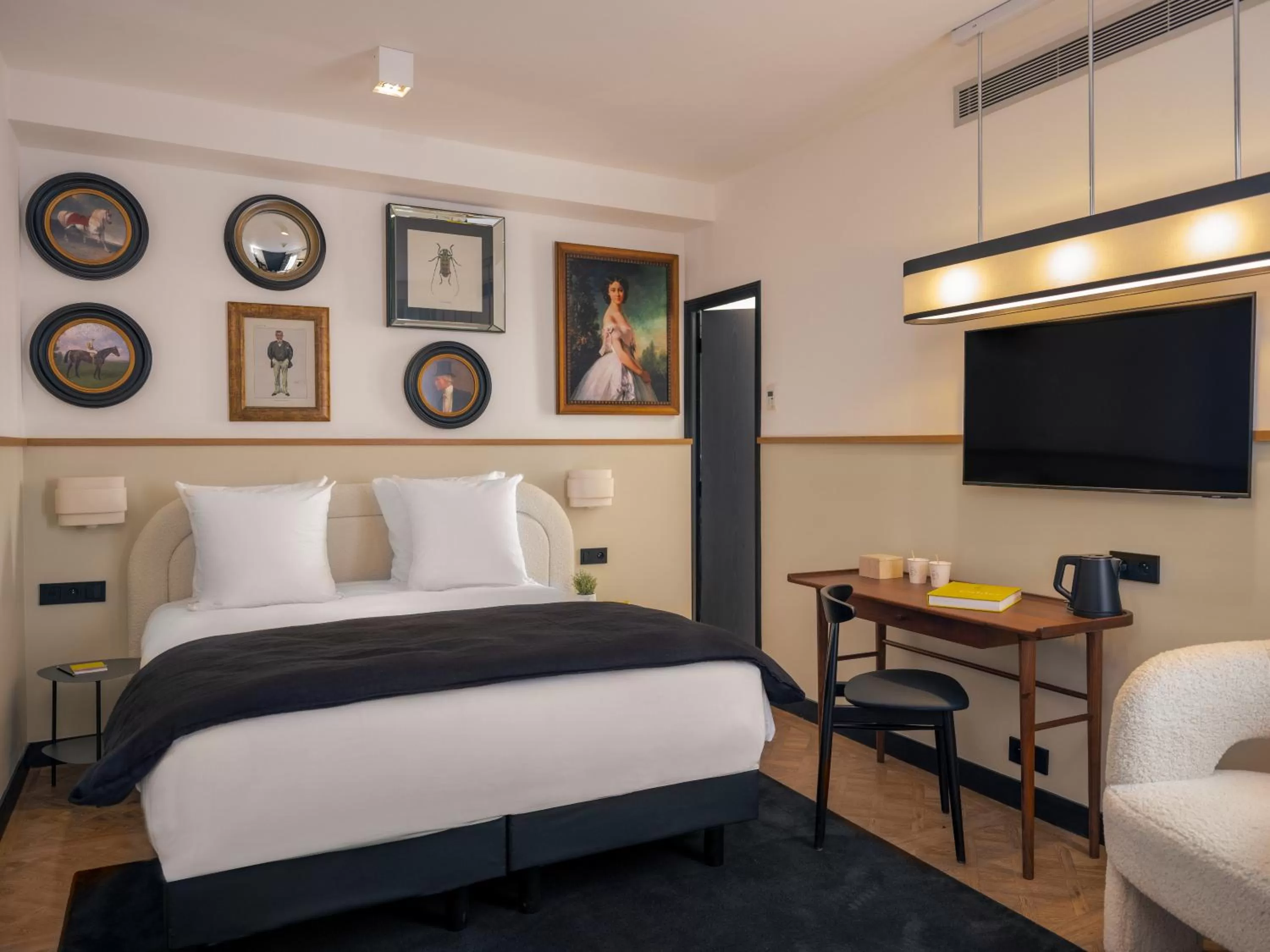 Comfort Double Room with Terrace in Solly Hôtel Paris