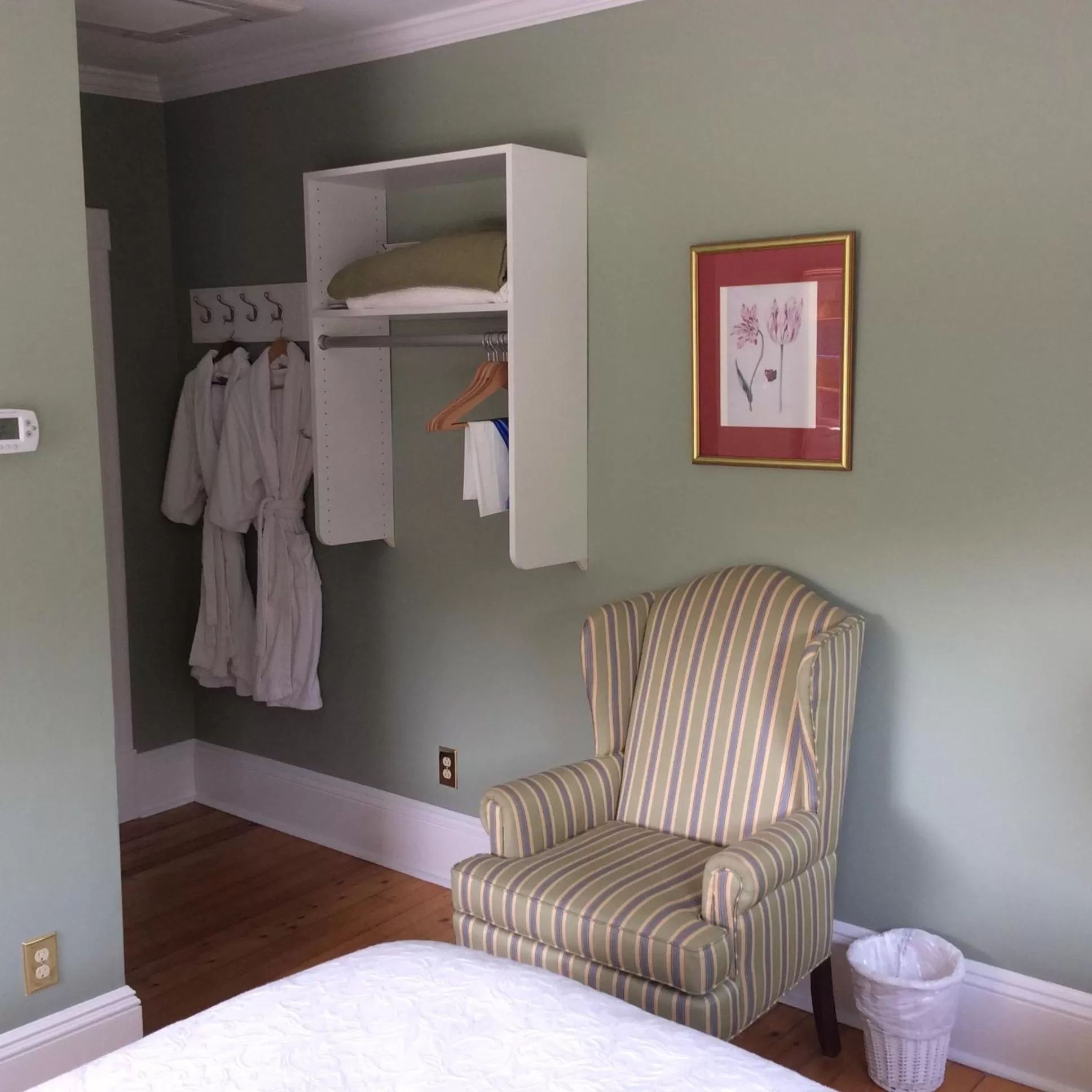 Queen Room - single occupancy - Room 4 in Sinclair Inn Bed & Breakfast
