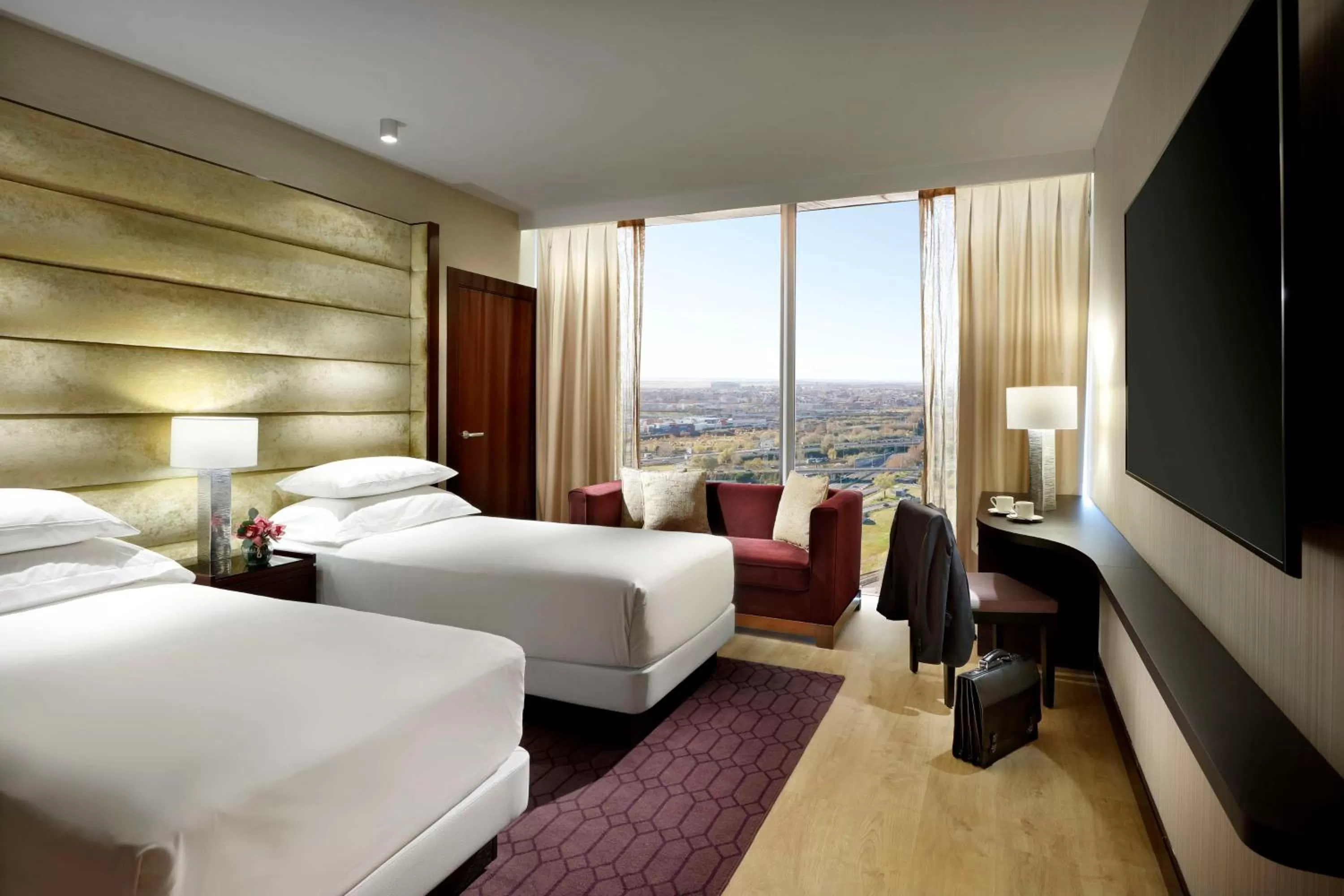 Deluxe Twin Room with Panoramic View - High Floor in Hyatt Regency Barcelona Tower