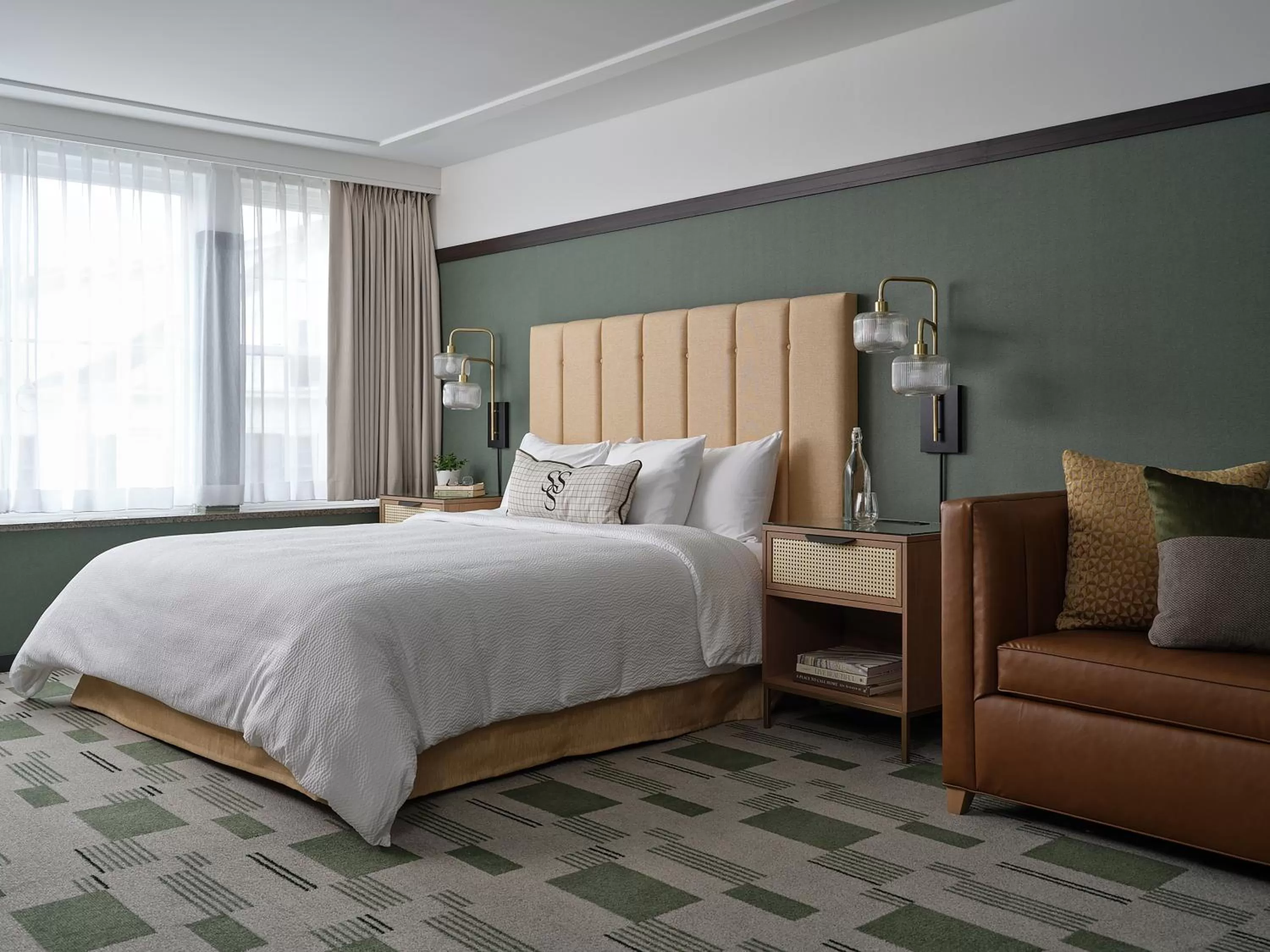 Deluxe King Room in Six South St. Hotel