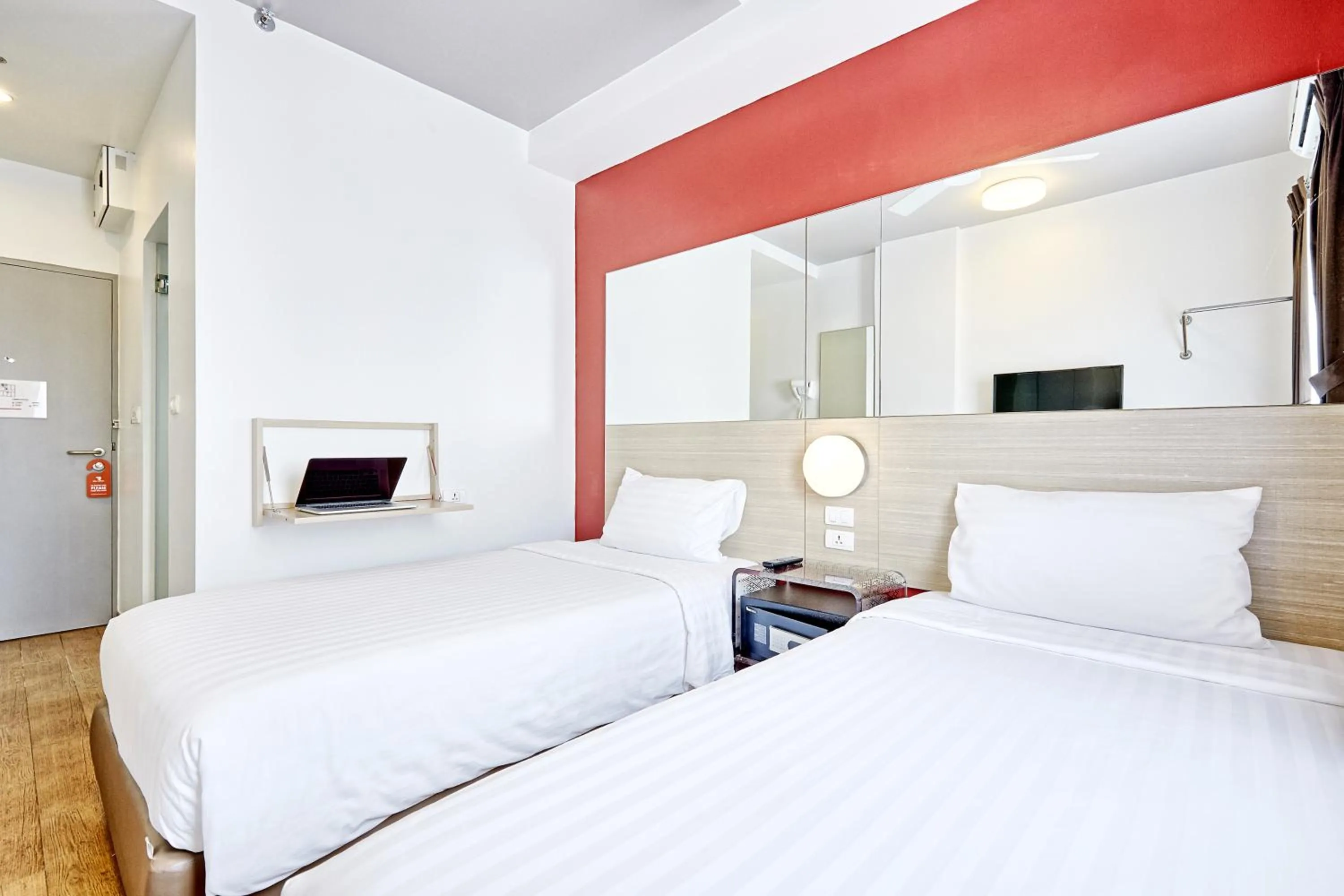 Standard Twin Room in Red Planet Phuket Patong - SHA Extra Plus