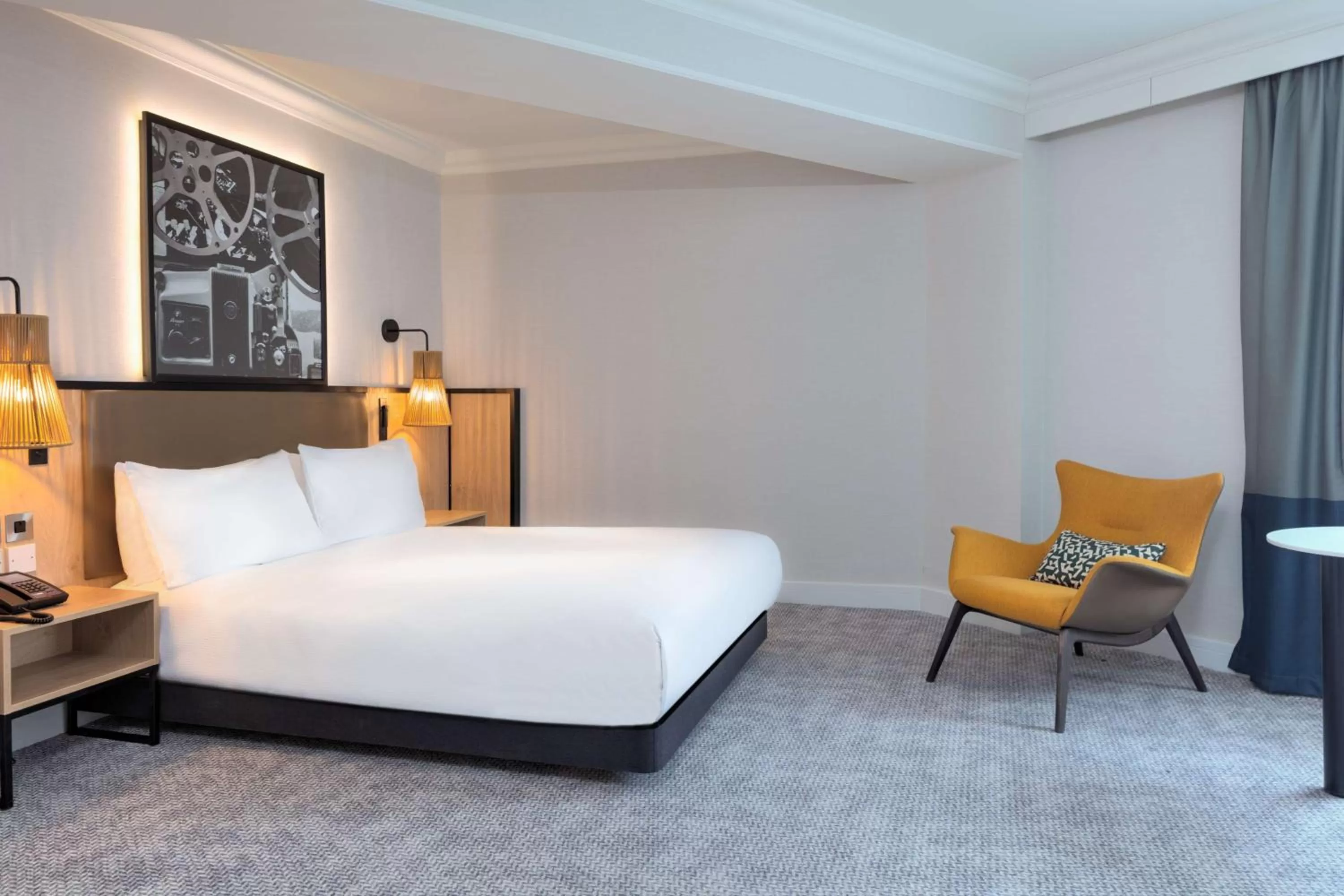 Queen Room - Mobility Access in DoubleTree by Hilton London Elstree