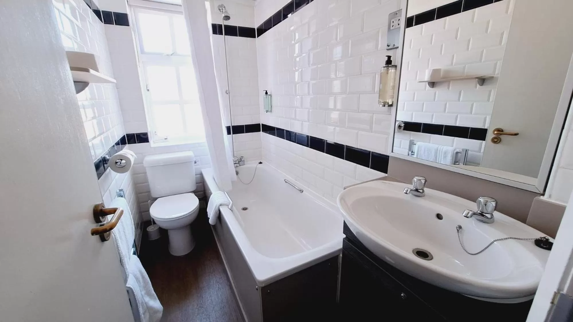 Twin Room in The Brocket Arms Wetherspoon