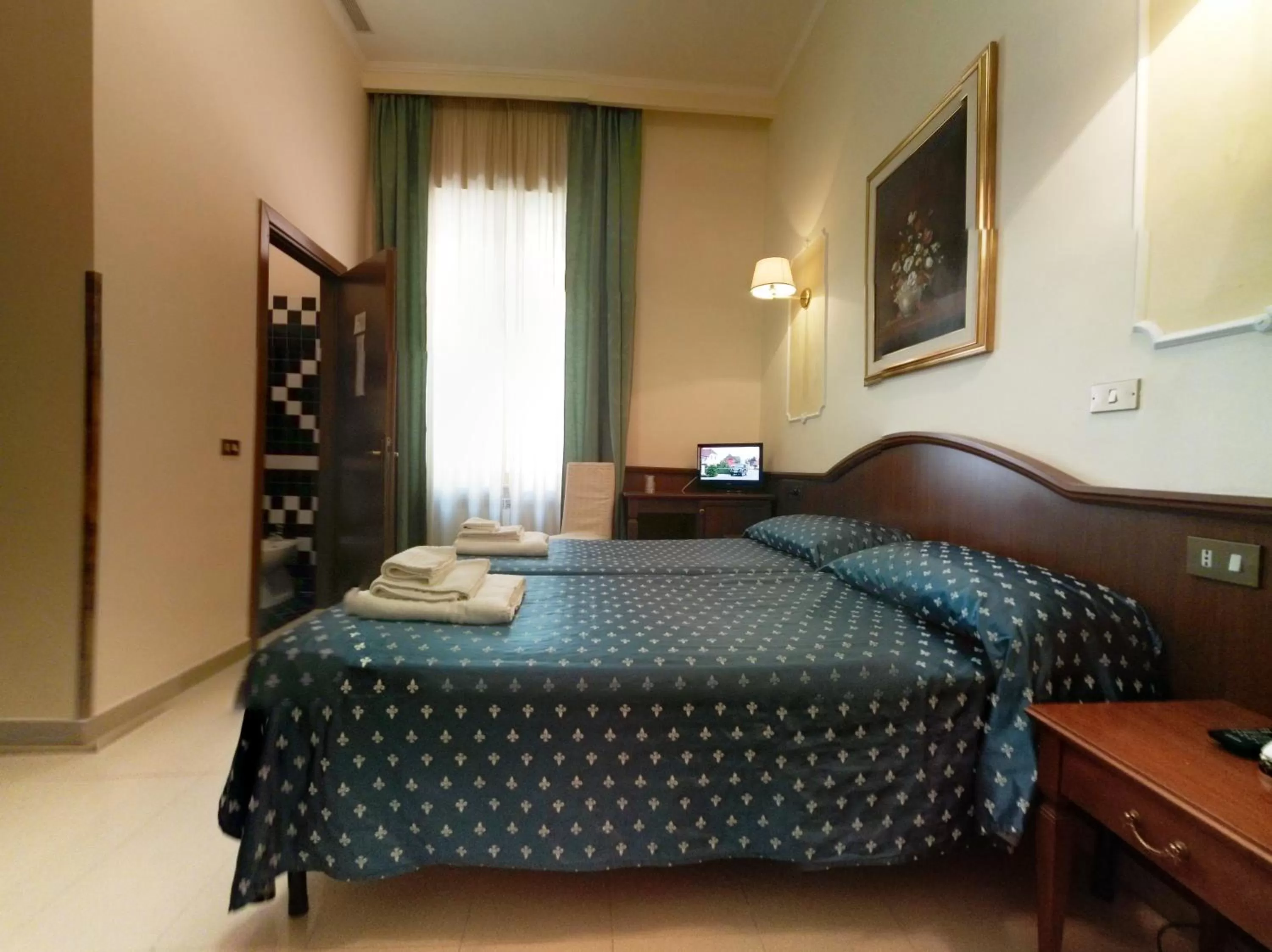 Twin Room in Cambridge Hotel