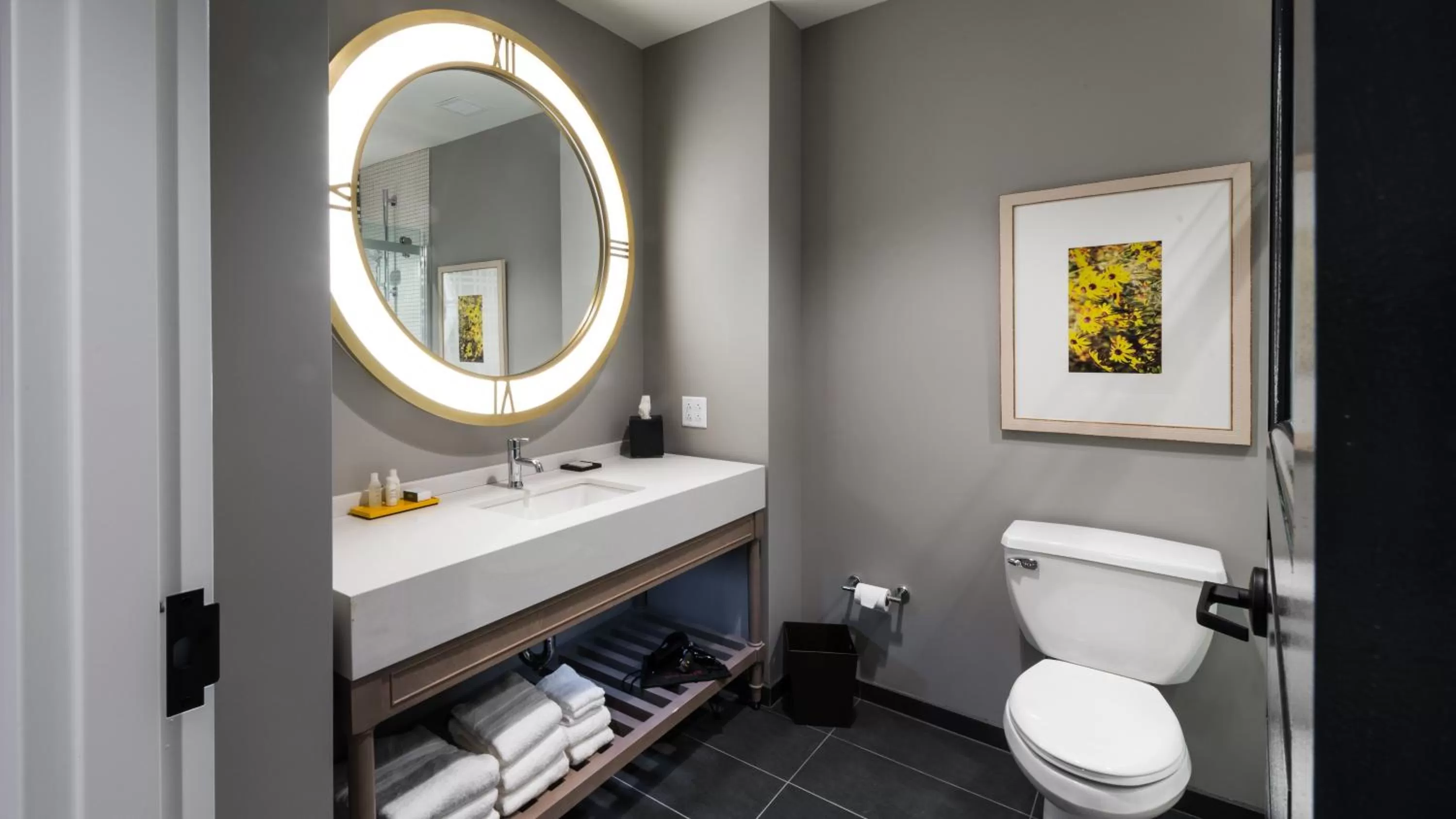 Room with Two Beds - Hearing Accessible - Non-Smoking in Hotel Indigo Hattiesburg by IHG