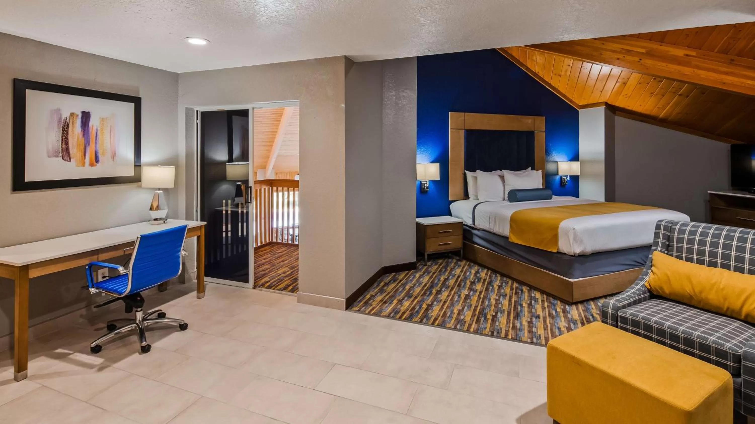 King Suite with Sofa Bed - Non-Smoking in Best Western DeWitt