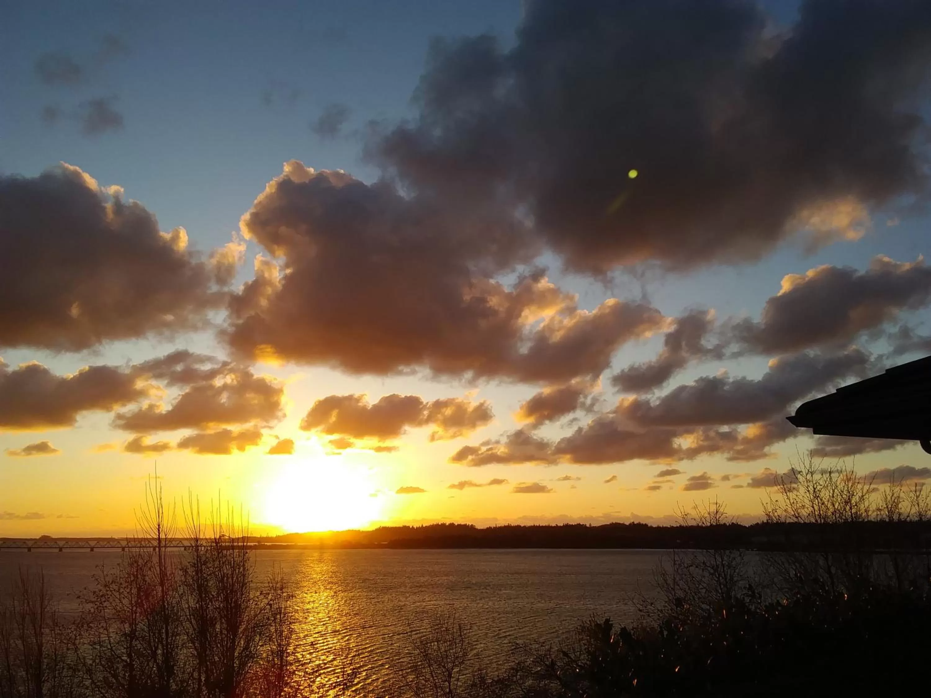 Deluxe Queen Room with Two Queen Beds in Bay Bridge Motel