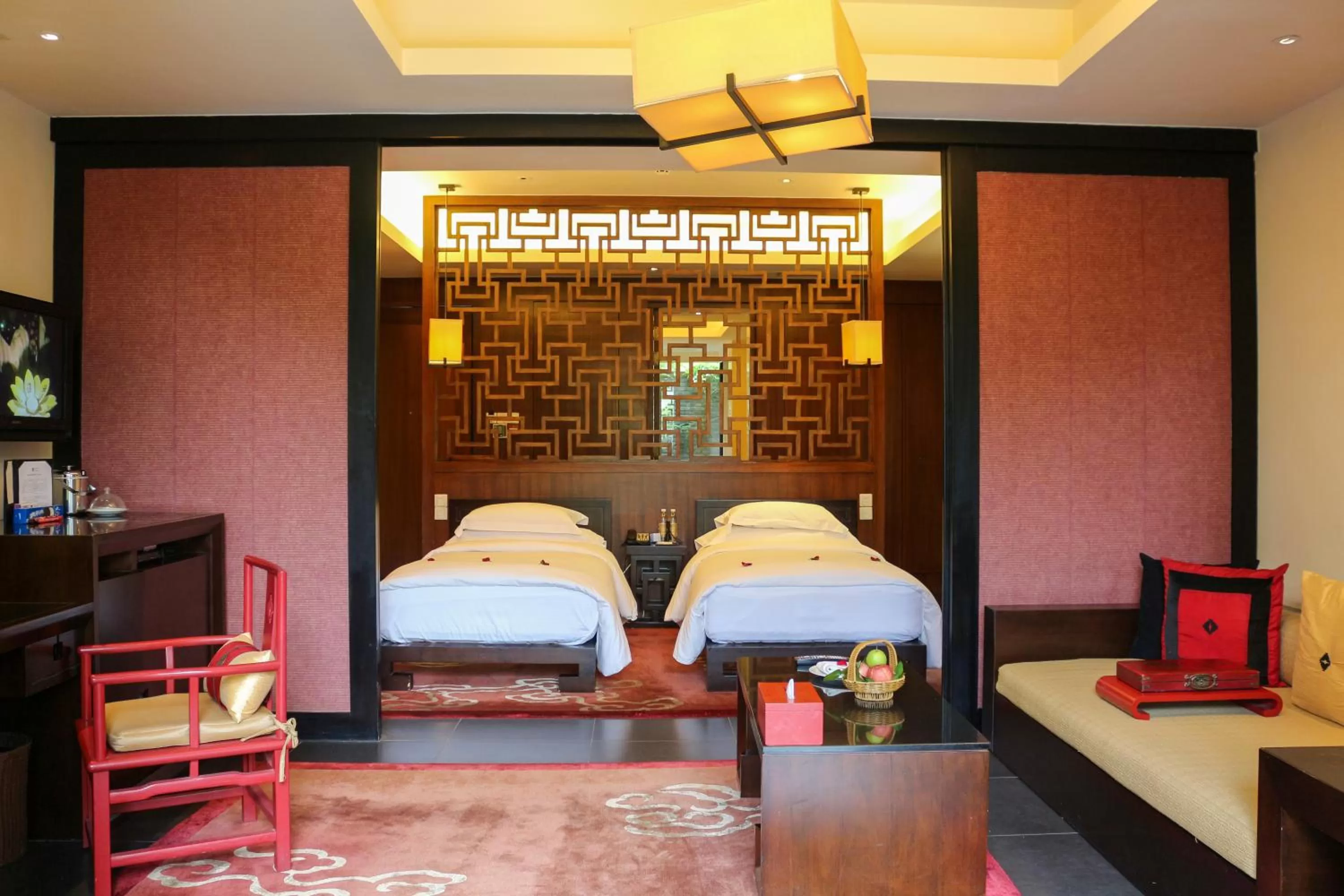 Twin Suite with Garden View  in Banyan Tree Lijiang