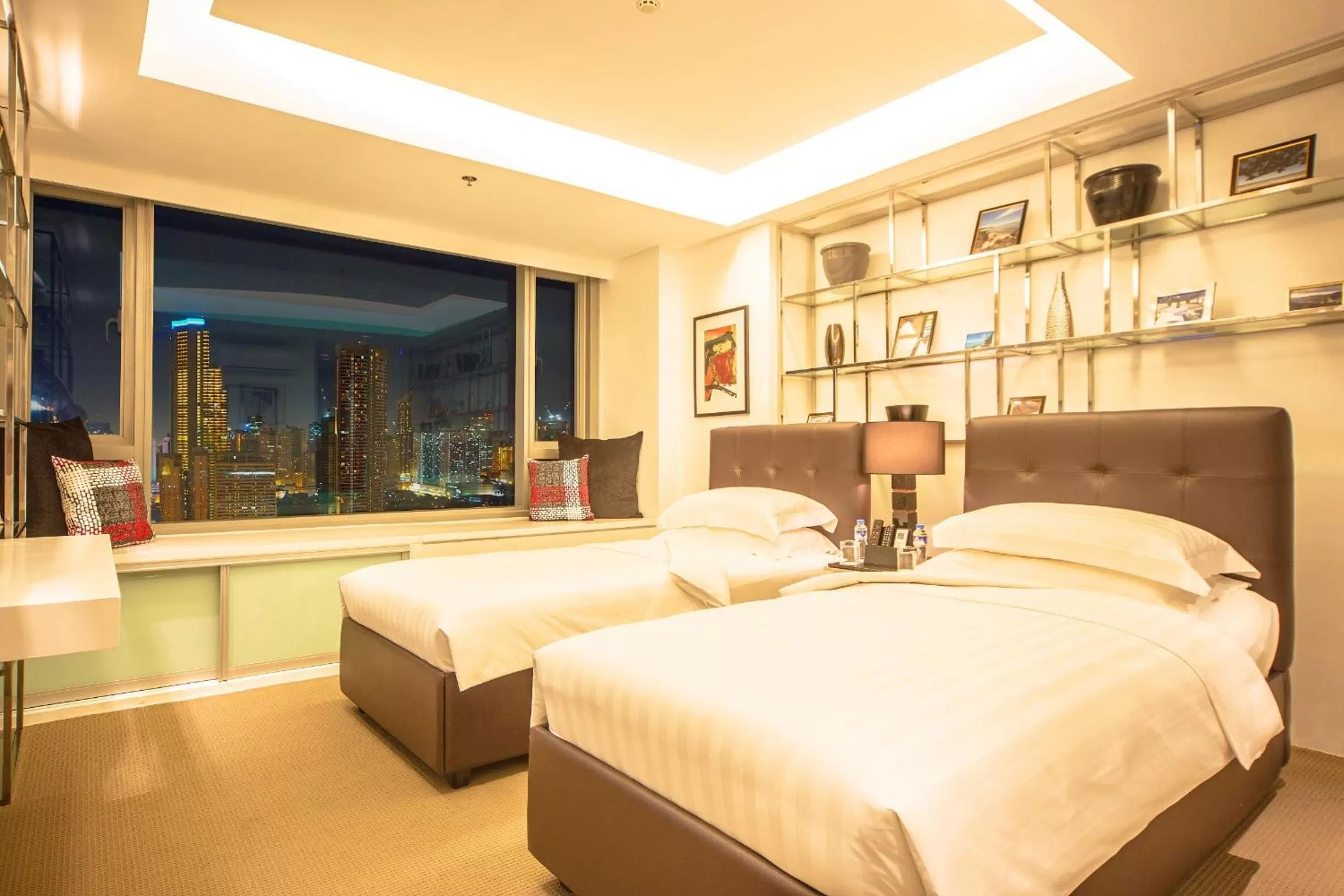 One-Bedroom Apartment with 2 Single Beds in The Alpha Suites