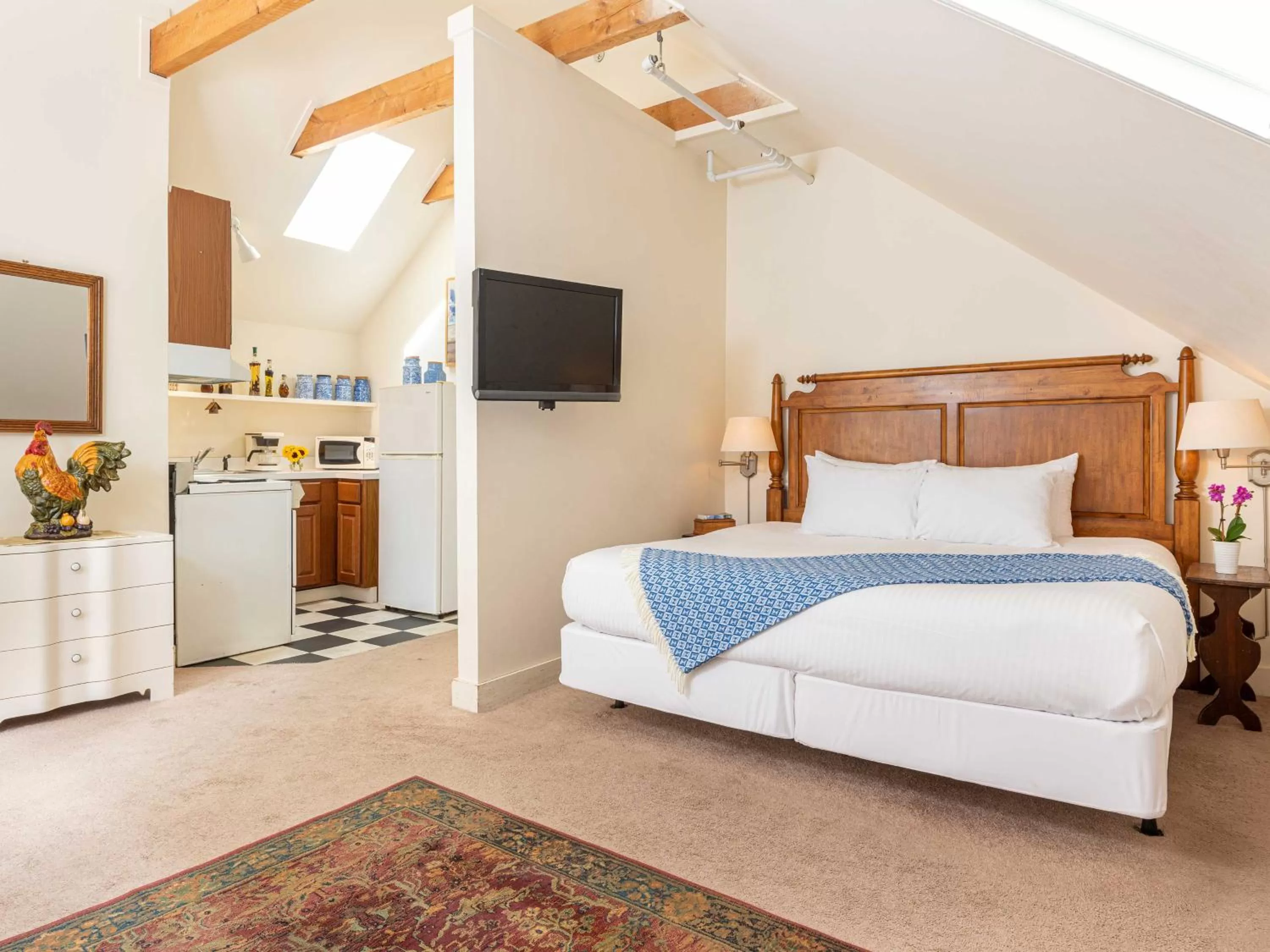 Deluxe King Studio in Old Stagecoach Inn