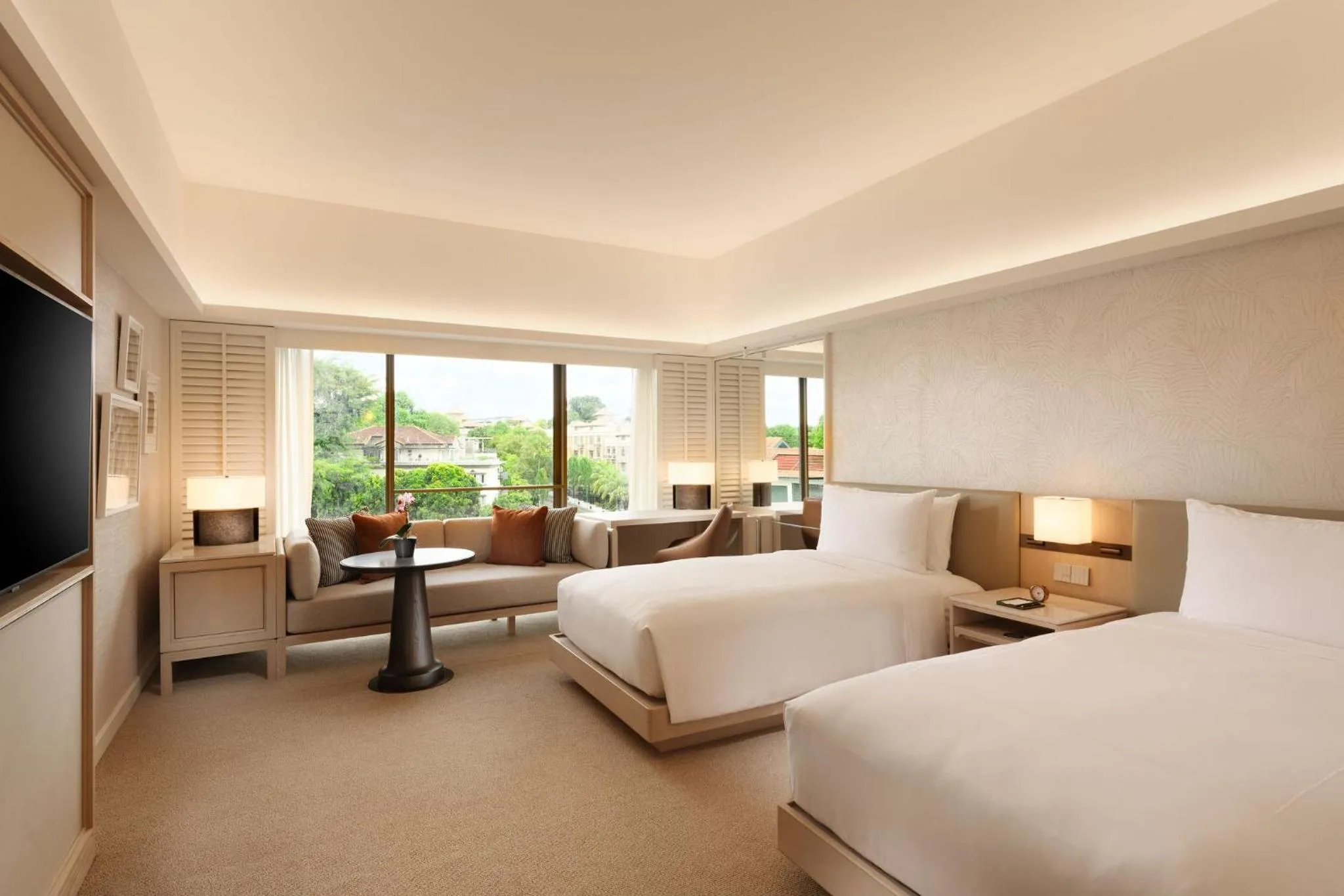 Deluxe Twin Room in Conrad Singapore Orchard