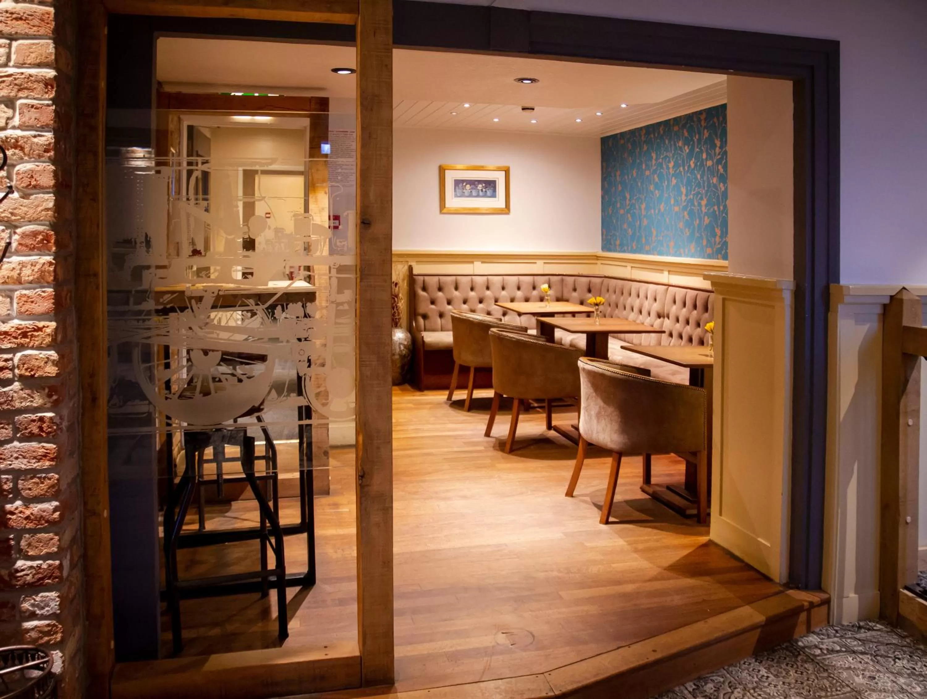 Lounge or bar in The Walnut Tree Inn