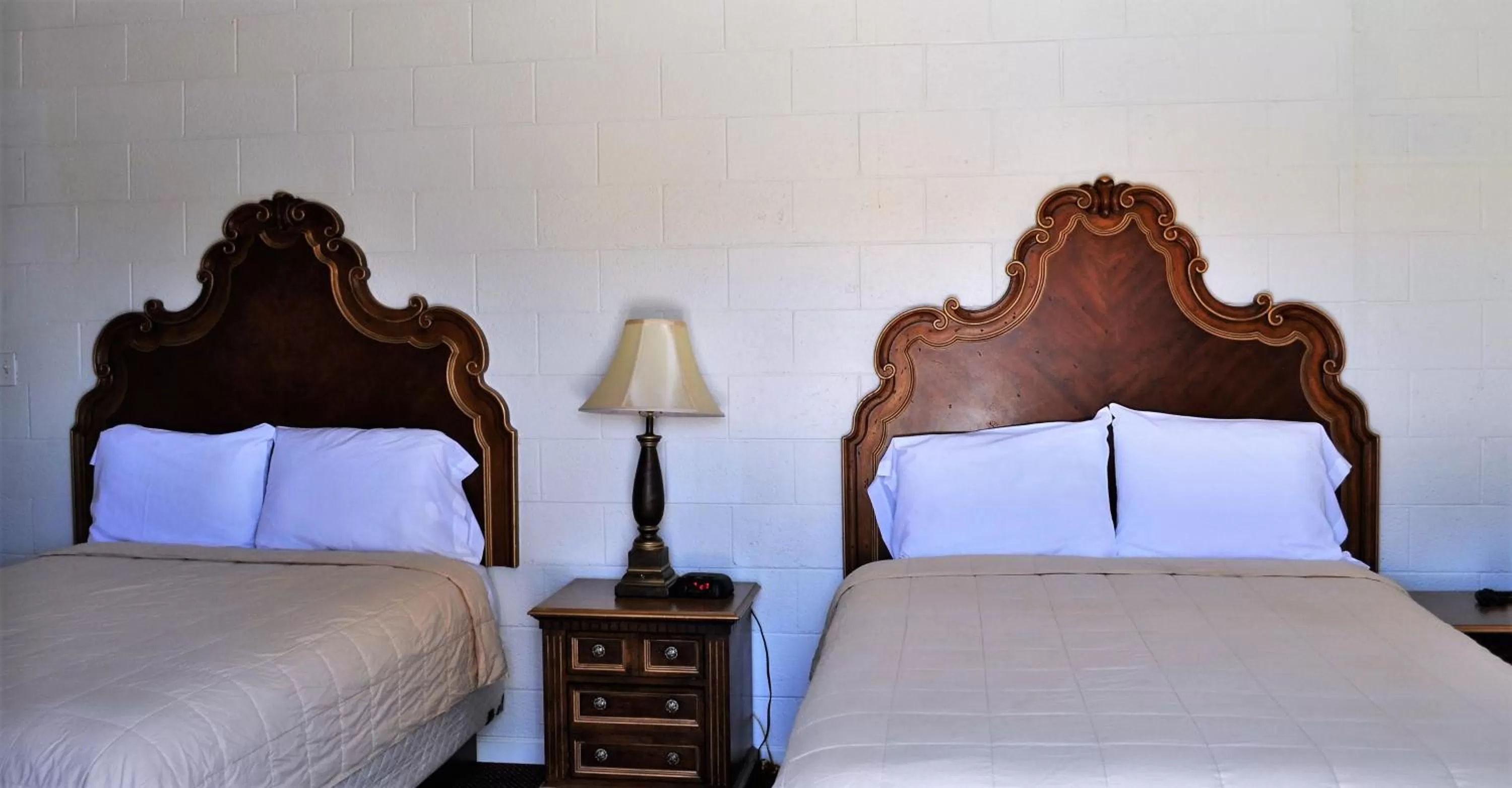 Deluxe Queen Room with Two Queen Beds in A Nights Inn