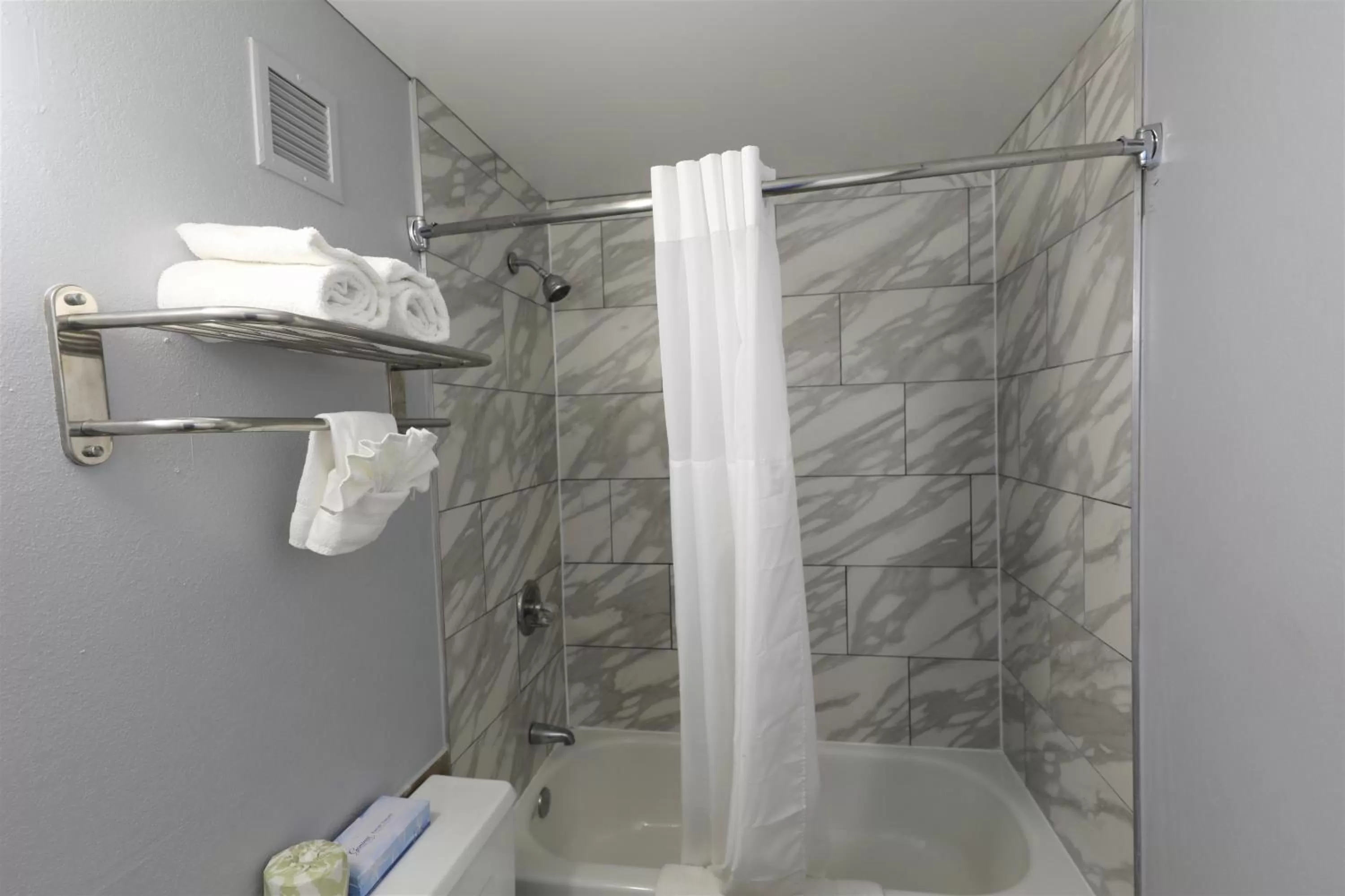 Queen Room - Non-Smoking in Super 8 by Wyndham Manassas