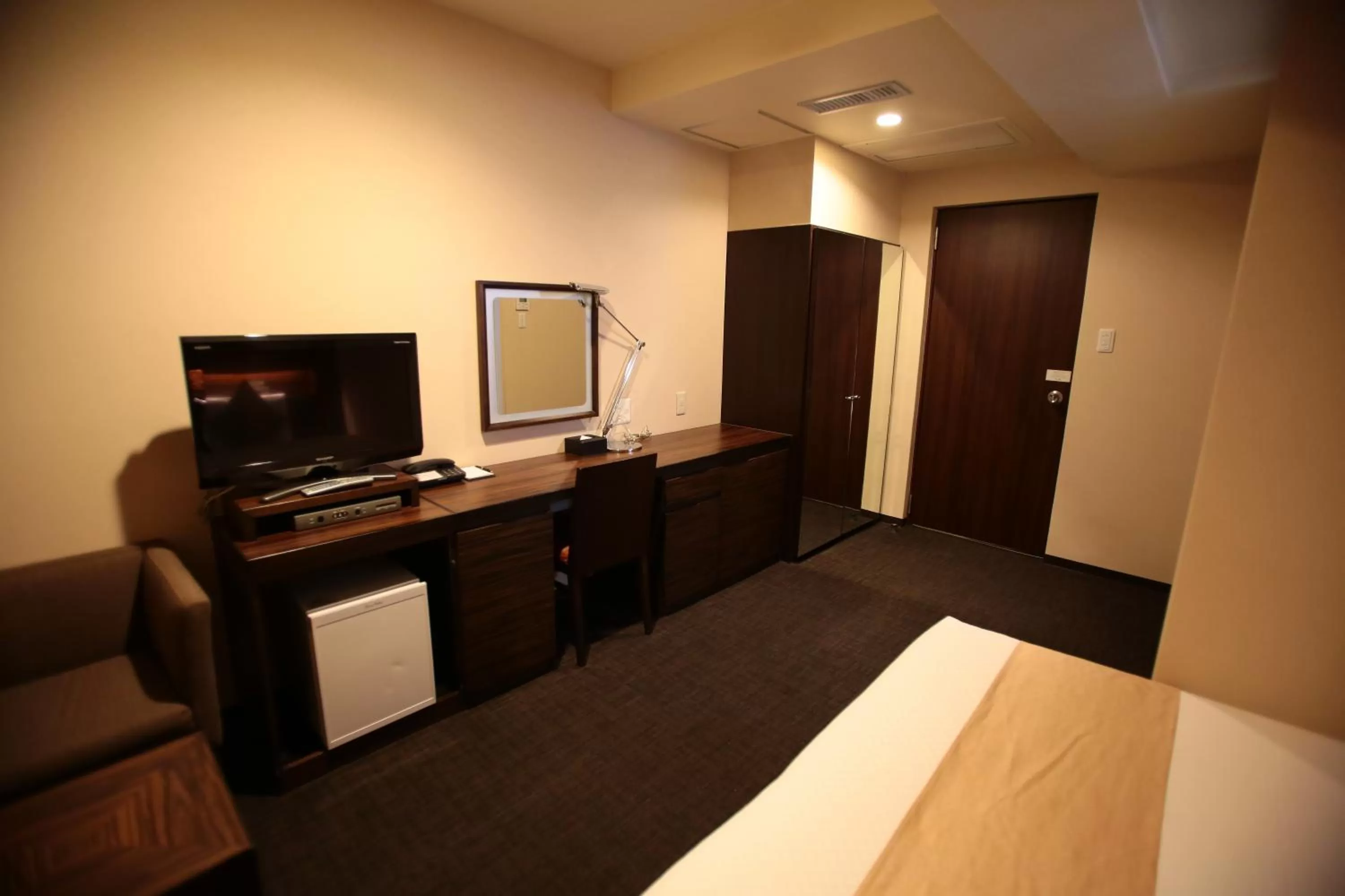 Double Room with Small Double Bed - Non-Smoking in International Hotel Ube