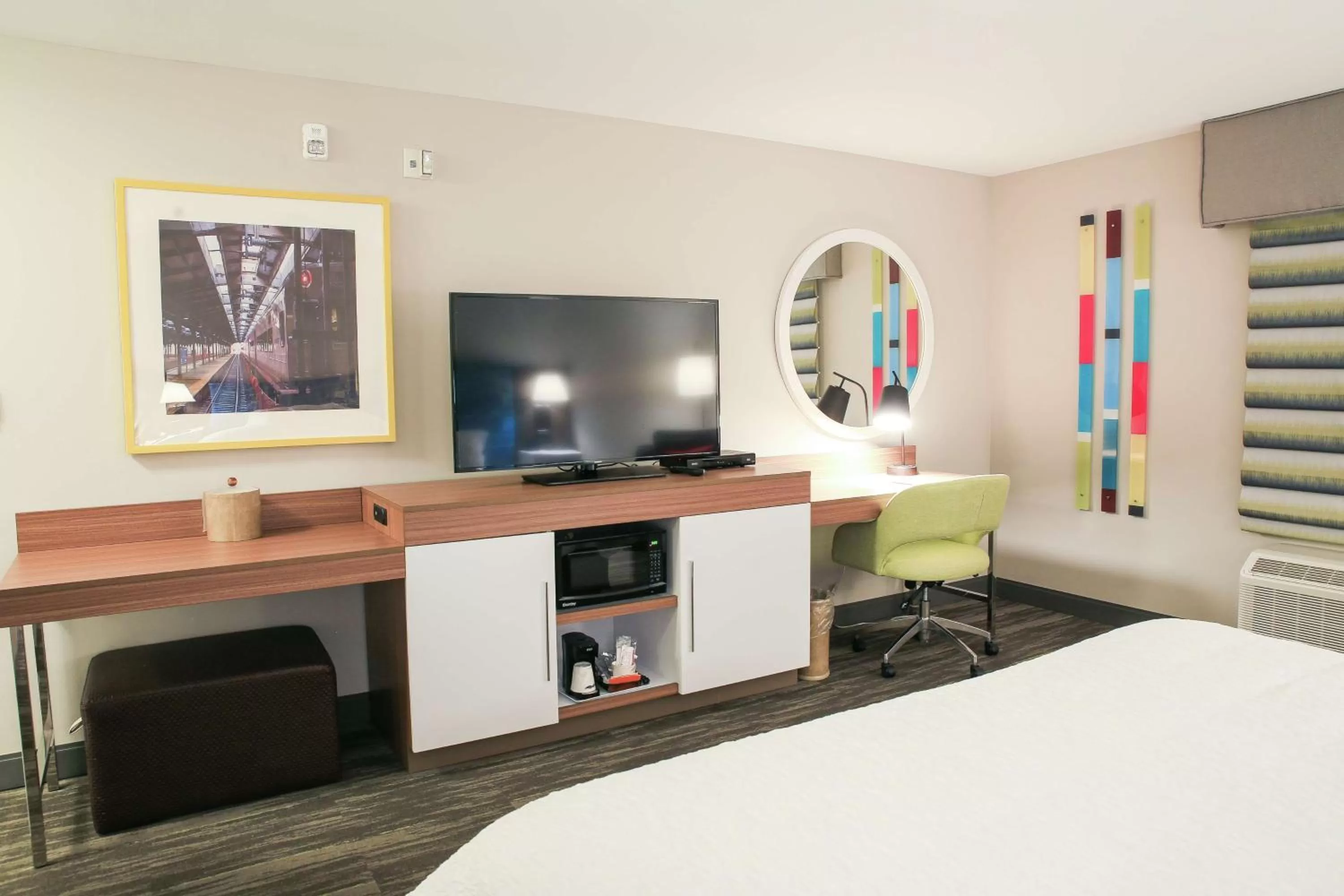 King Room - Non-Smoking in Hampton Inn & Suites Mount Laurel/Moorestown