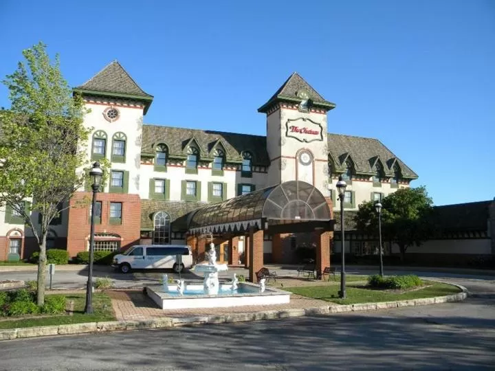 Facade/entrance in Chateau Hotel and Conference Center