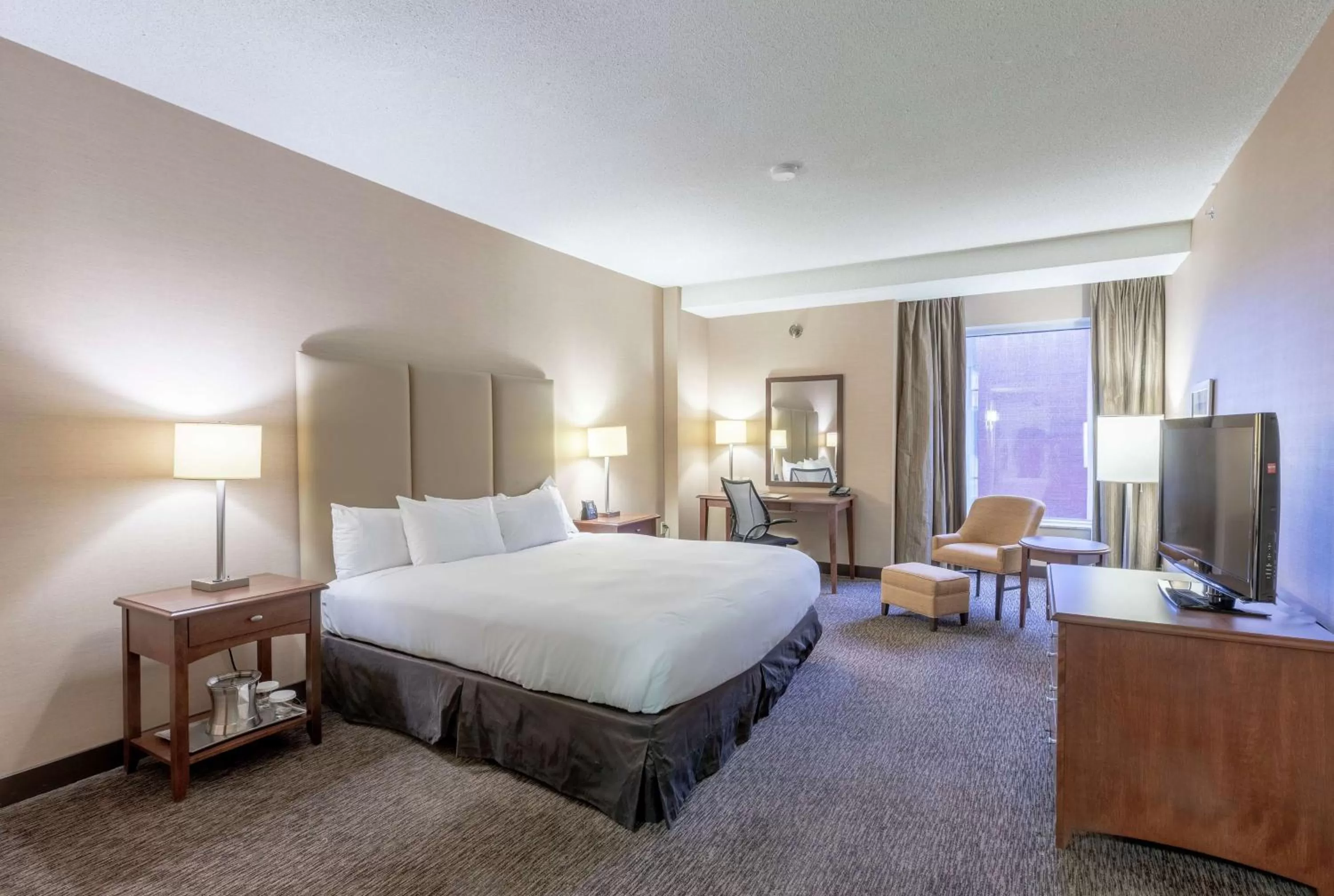 King Room with City View in Hilton Saint John