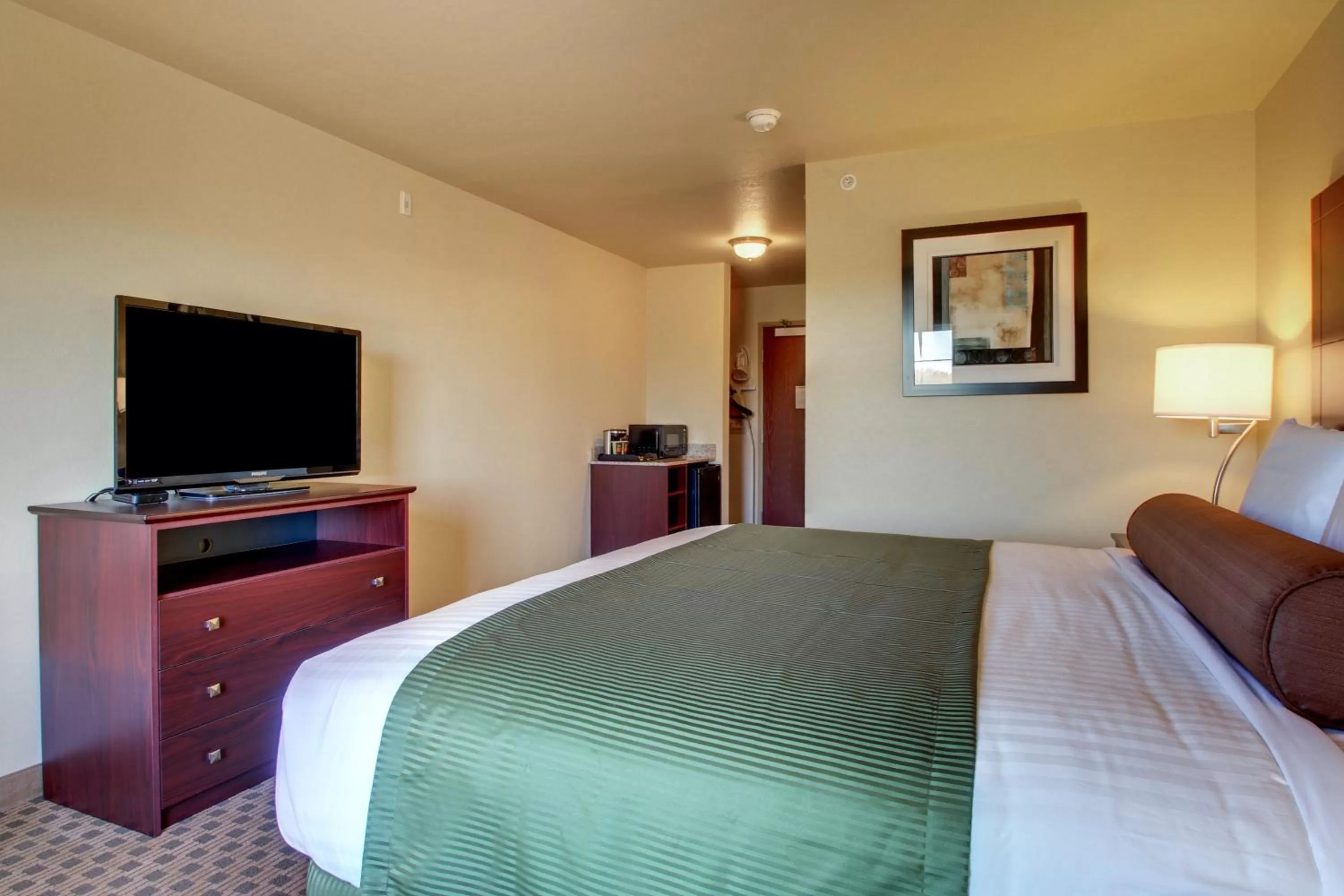 Standard King Room in Cobblestone Hotel & Suites - Charlestown