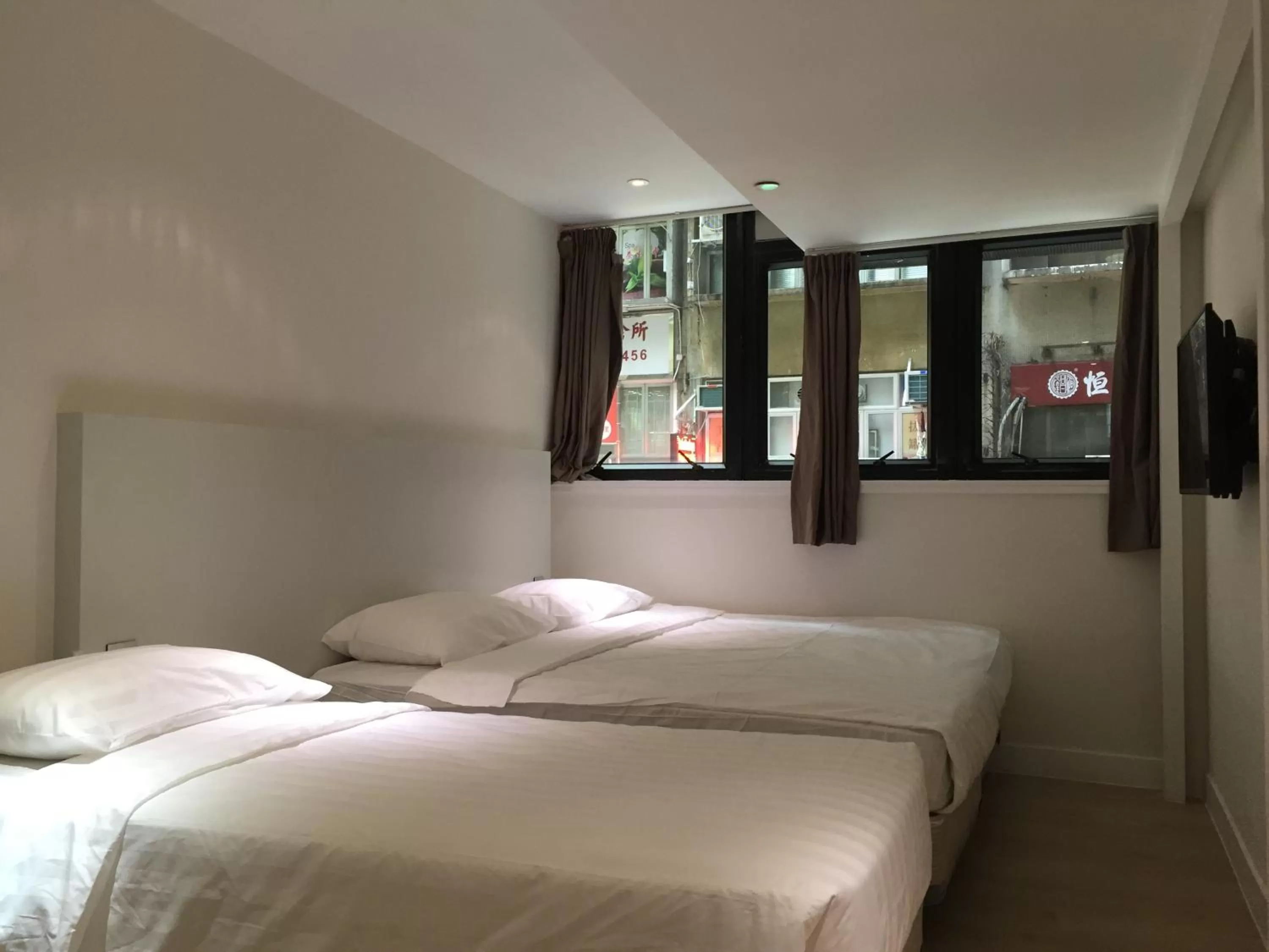 Triple Room with City View in Homy Central