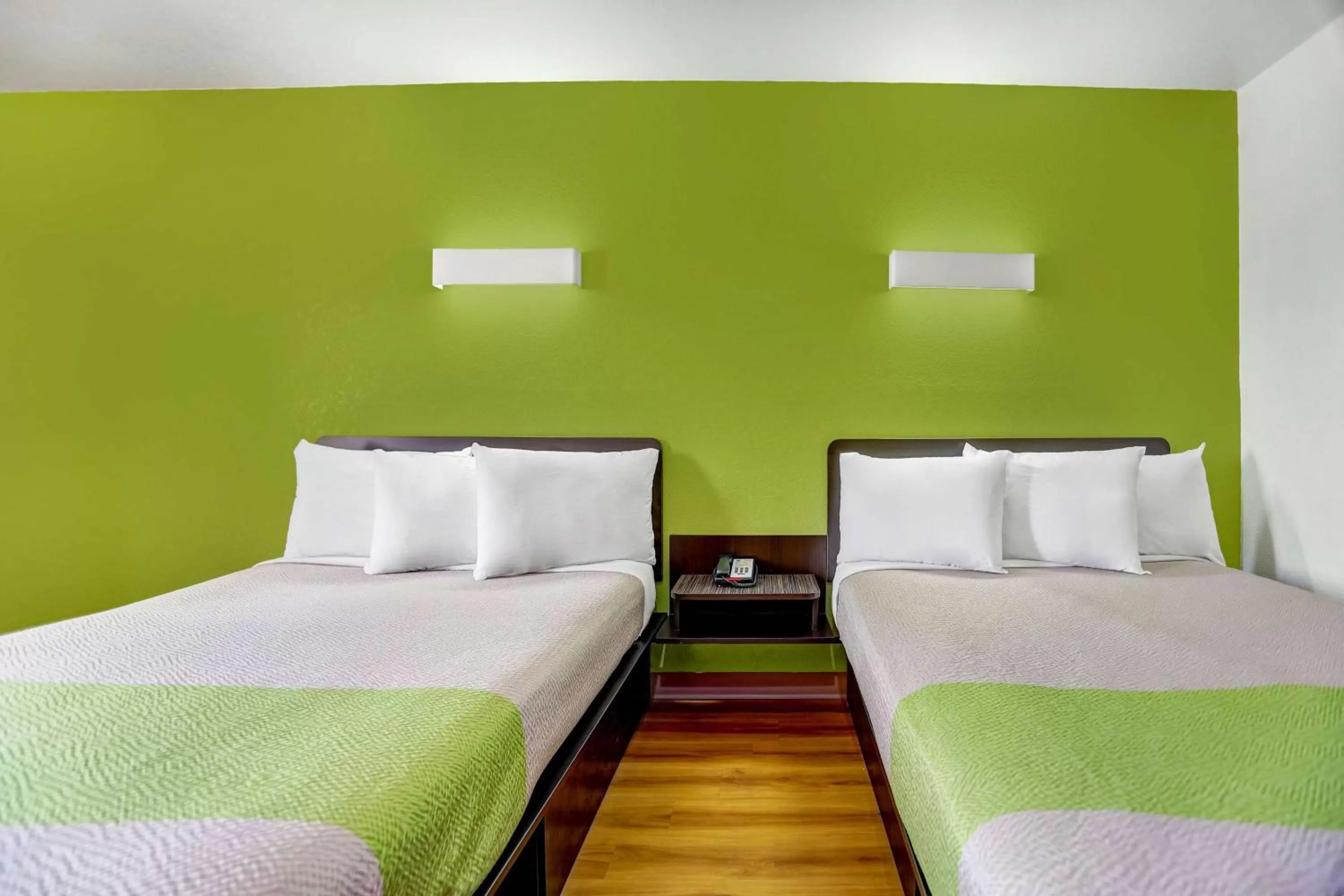 Deluxe Quadruple Room - Non-Smoking in Motel 6-Moriarty, NM