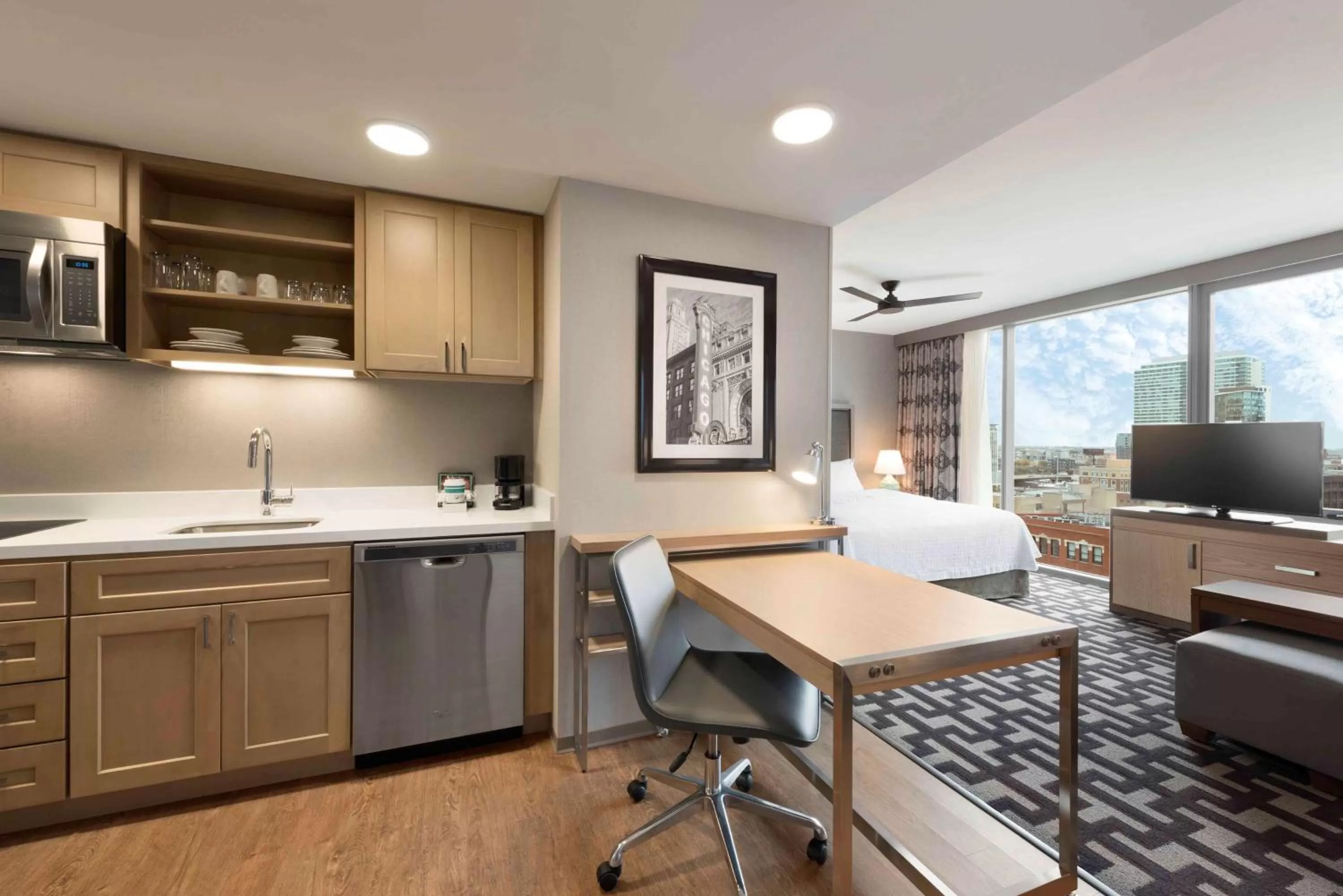 King Studio Suite - Hearing Access/Non-Smoking in Homewood Suites by Hilton Chicago West Loop Fulton Mkt Area