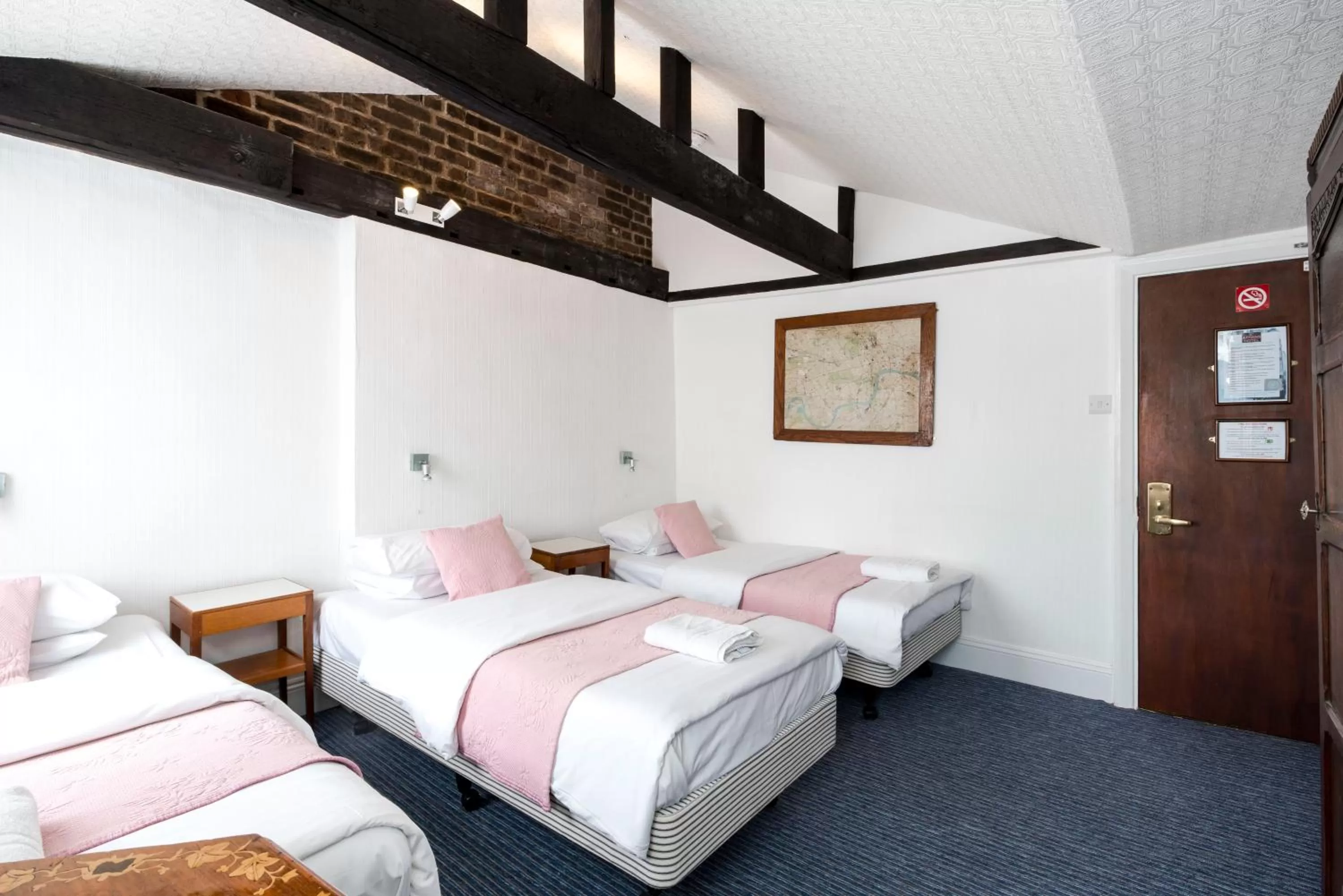 Top Floor Triple Room with Shared Bathroom in St Athans Hotel