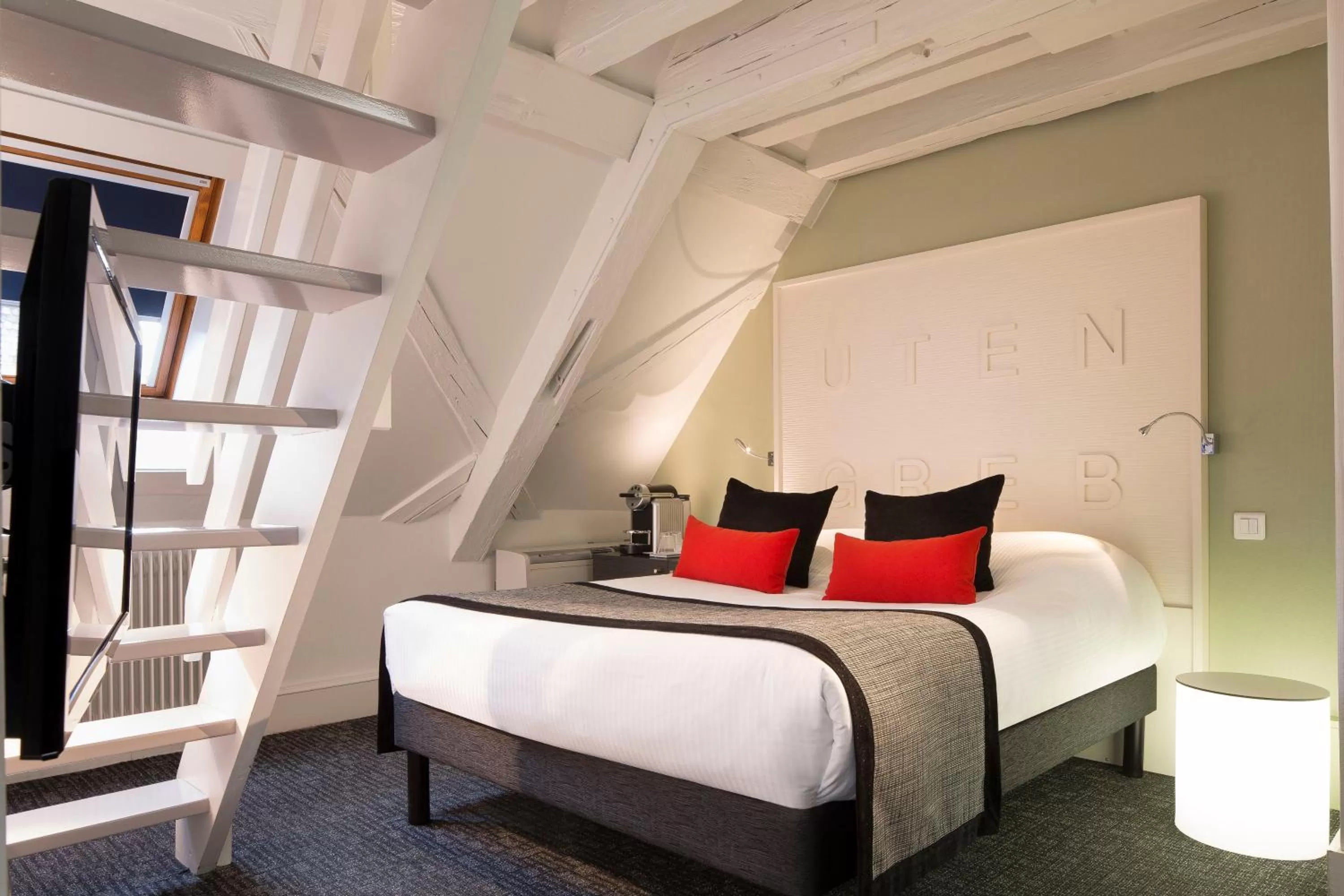 Attic Double Room in Hôtel Gutenberg