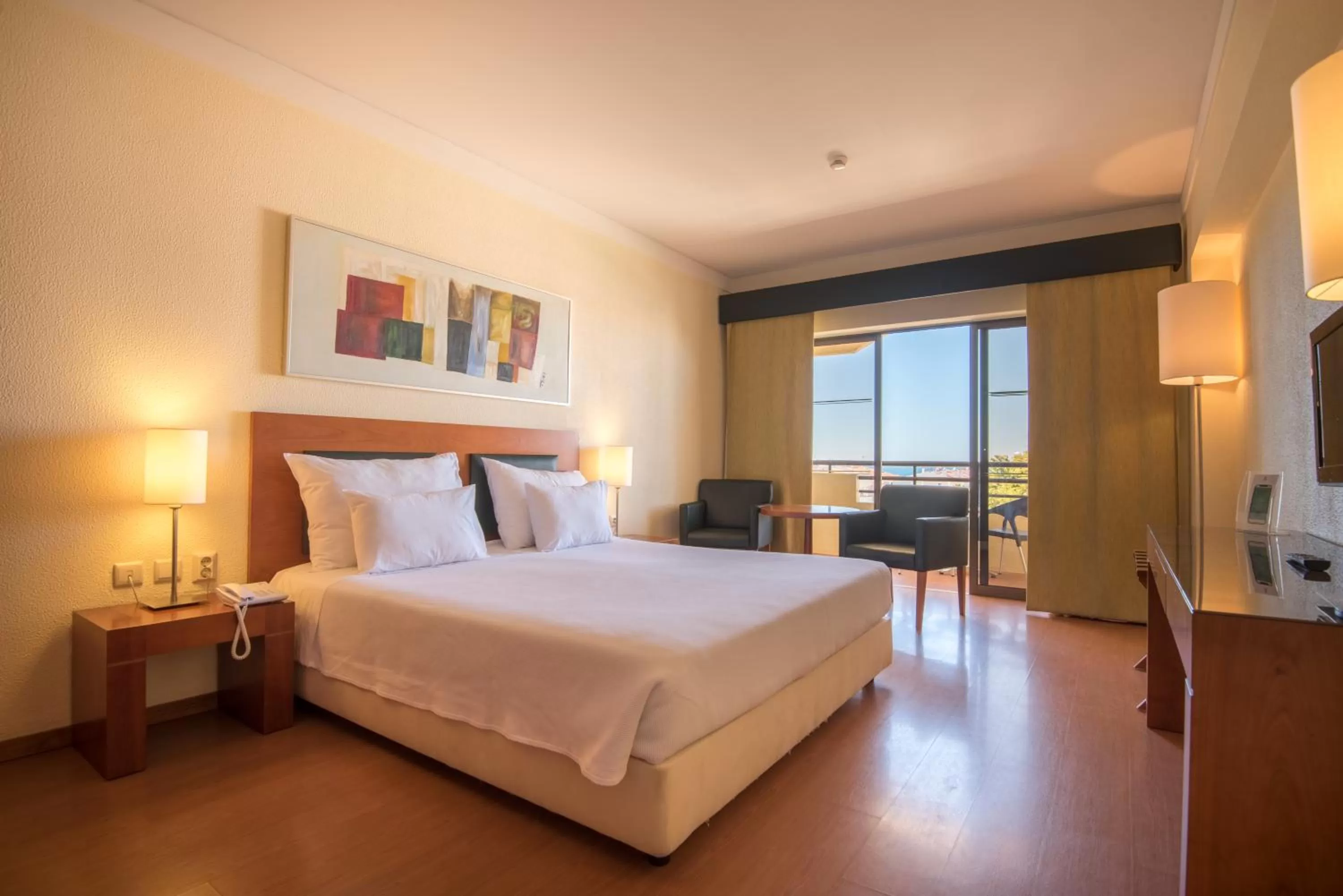 Twin Room with Pool View and Extra Bed (2 Adults + 1 Child) in Vila Gale Cerro Alagoa