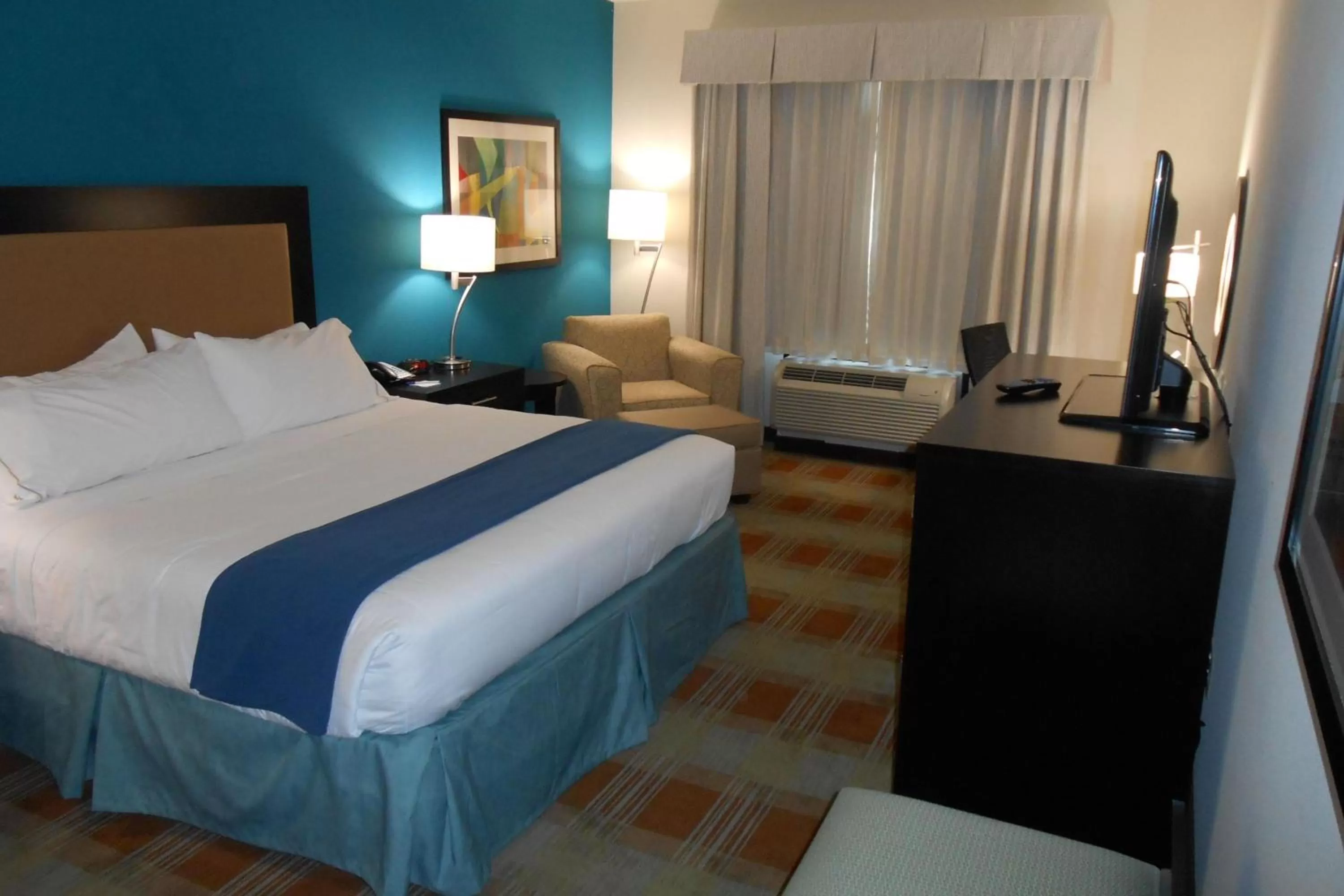 Standard King Room in Holiday Inn Express & Suites Houston Northwest-Brookhollow by IHG