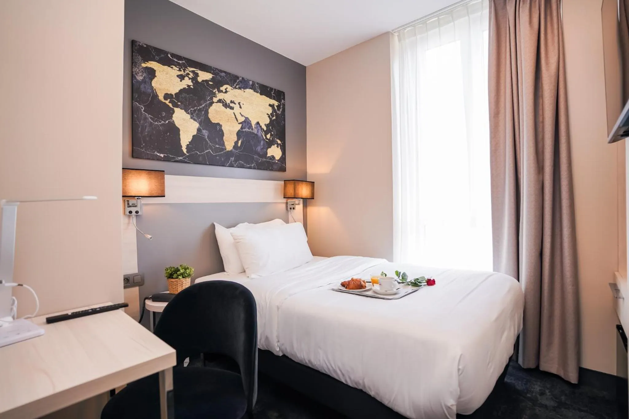 Single Room in Hôtel Univers