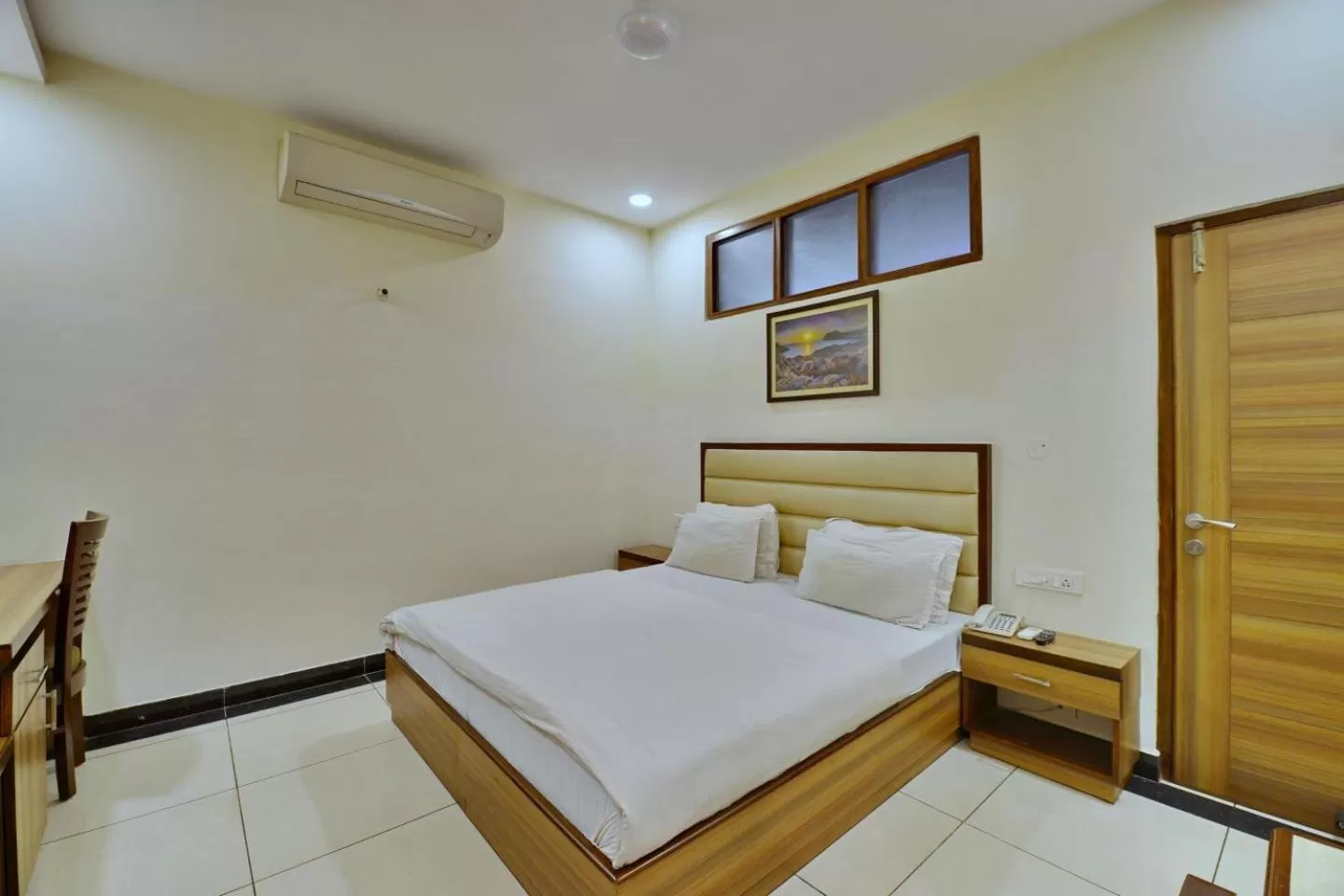 Deluxe Room - single occupancy in Hotel Aricent Opposite ISBT Sector 17 Chandigarh