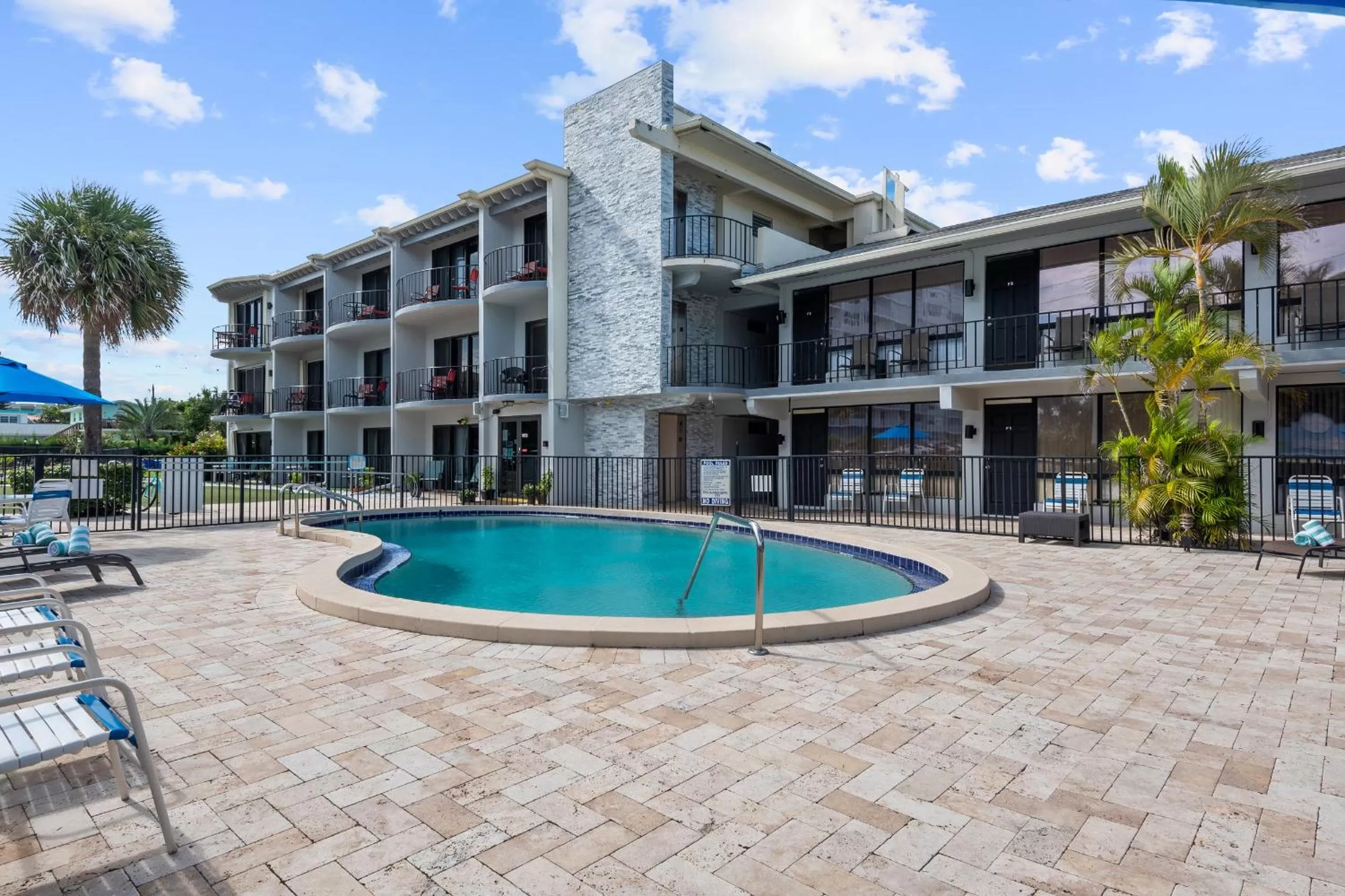 OCEANS 735 of DEERFIELD BEACH