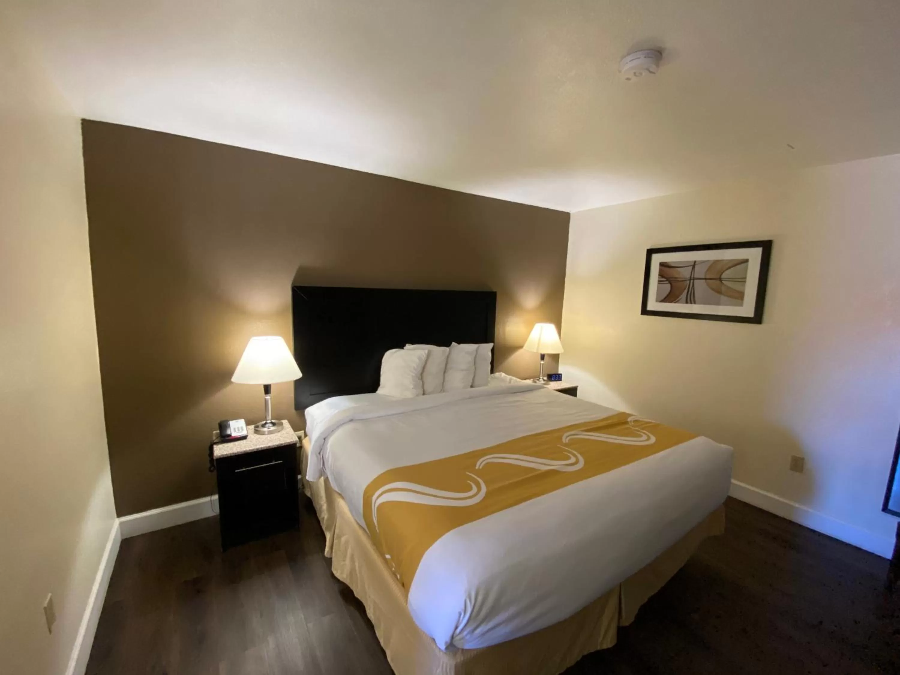 Bed in Quality Inn & Suites Del Rio