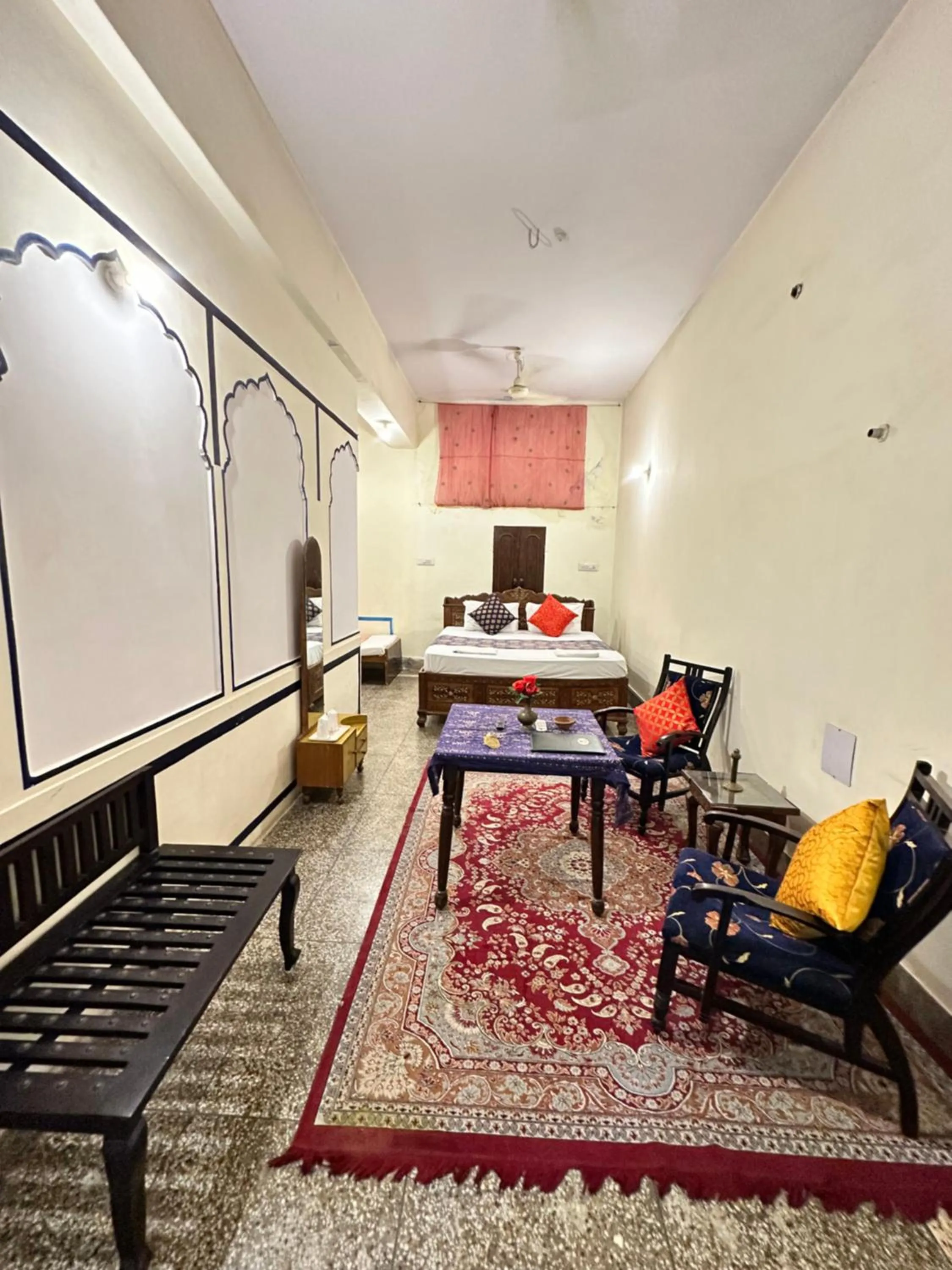 King Room in Rawla Mrignayani Palace