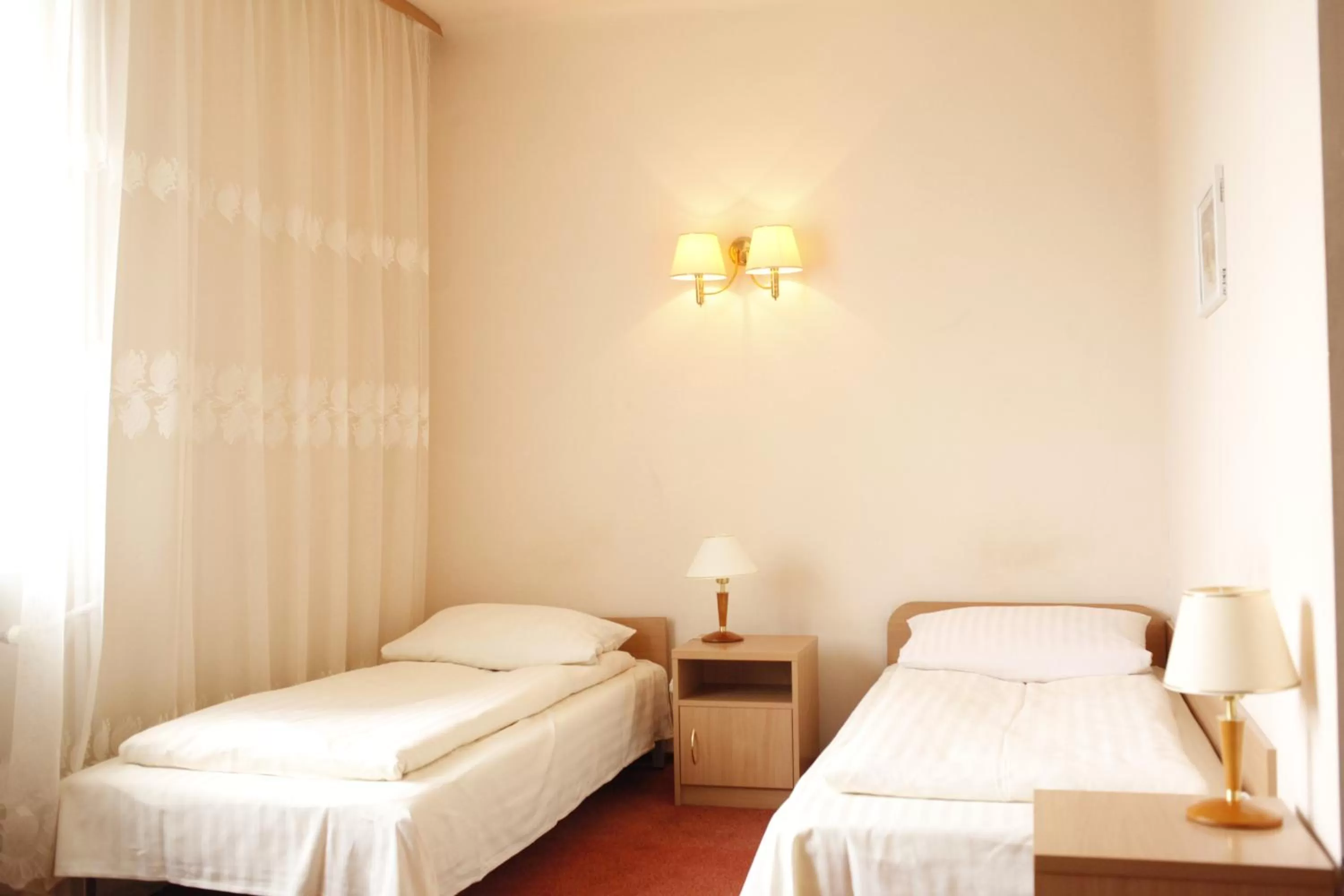 Photo of the whole room in Iskra