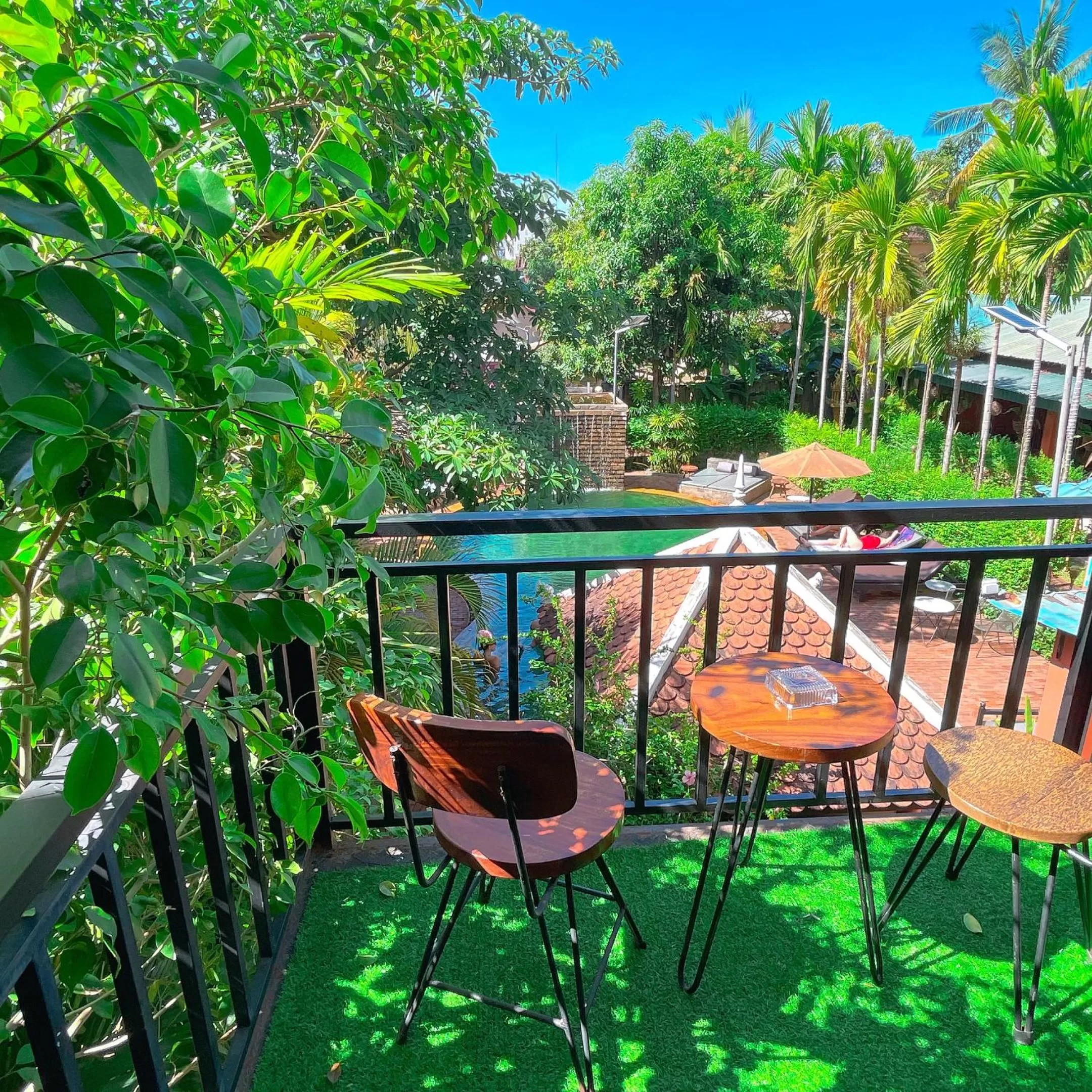 Deluxe Double Room with Balcony and Pool @ Free Pickup in Central Indochine D'angkor Hotel