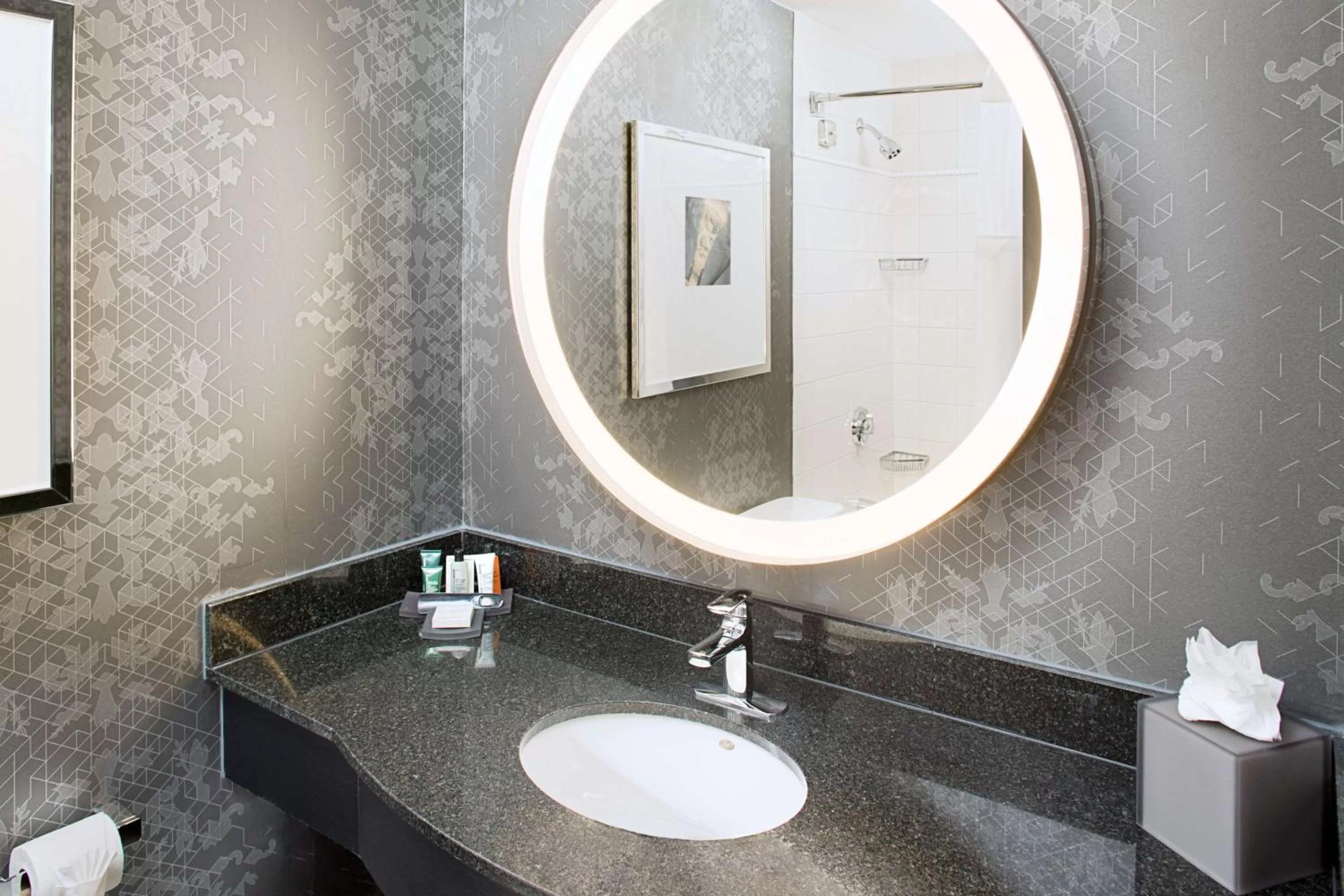 Corner King Room - High Floor in Hilton Boston Back Bay