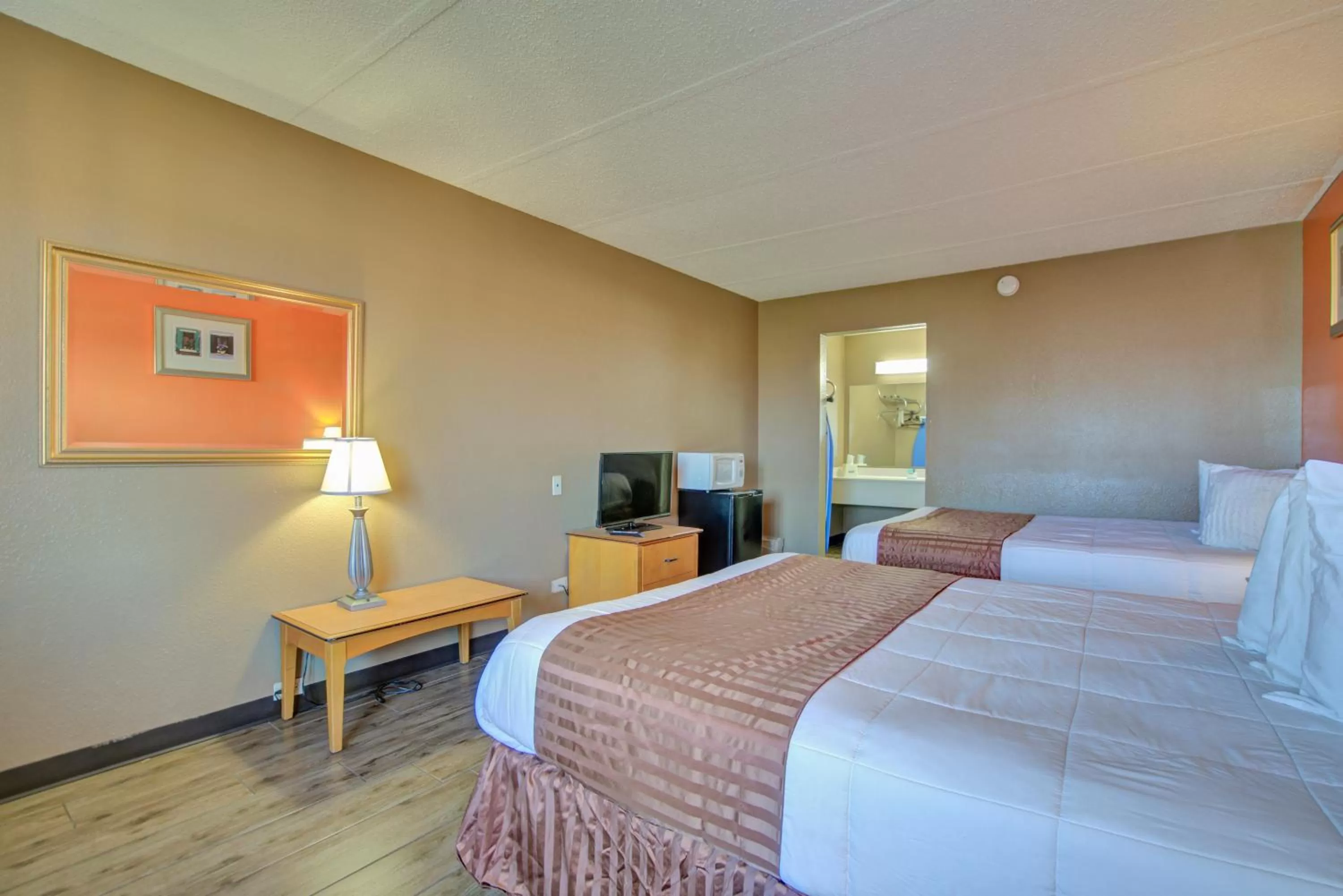 Quadruple Room in Americas Best Value Inn Laredo
