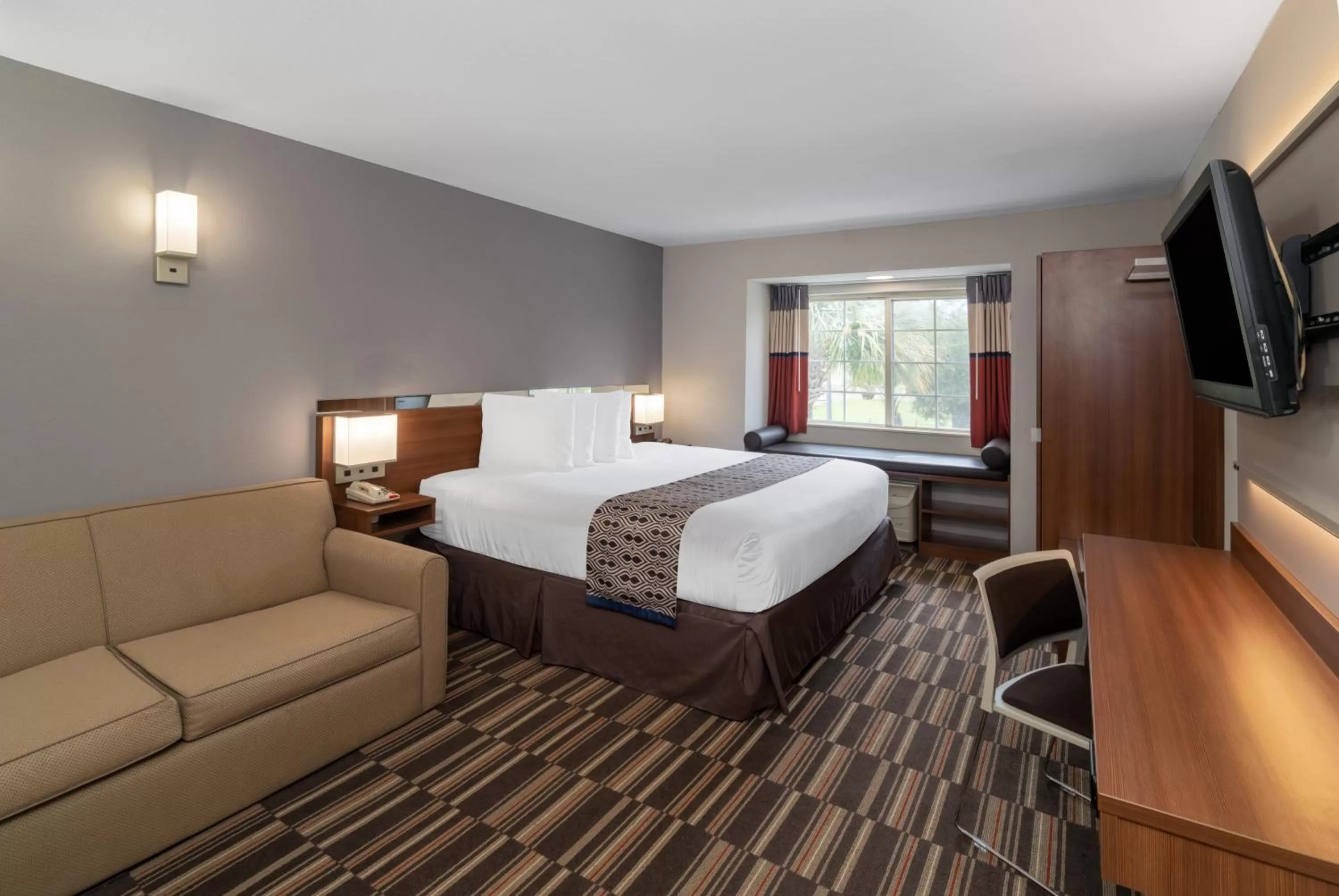 King Room - Non-Smoking in Microtel Inn & Suites by Wyndham Savannah/Pooler