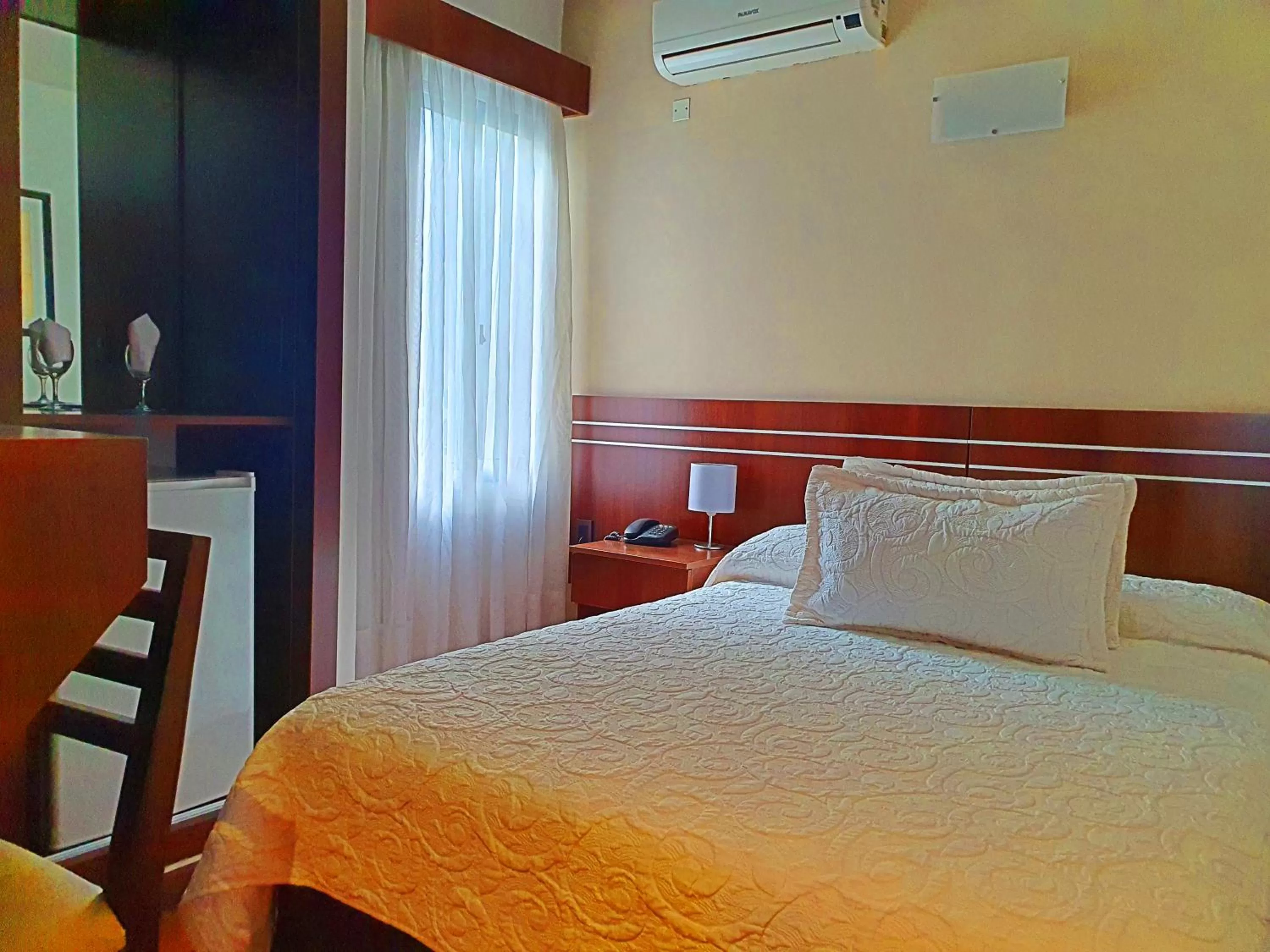 Superior Single Room in Hotel America