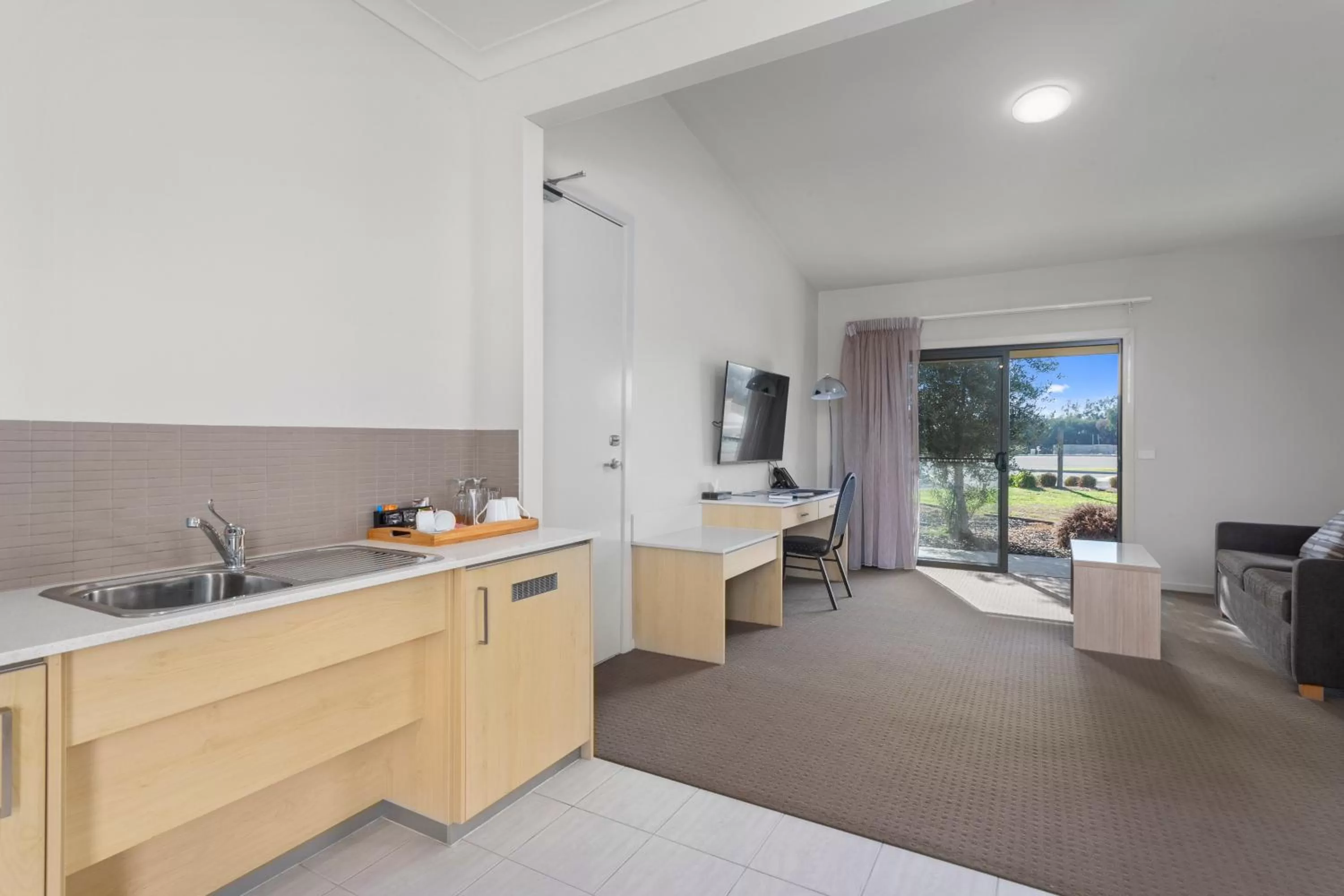 One-Bedroom Suite in Quality Hotel Point Cook