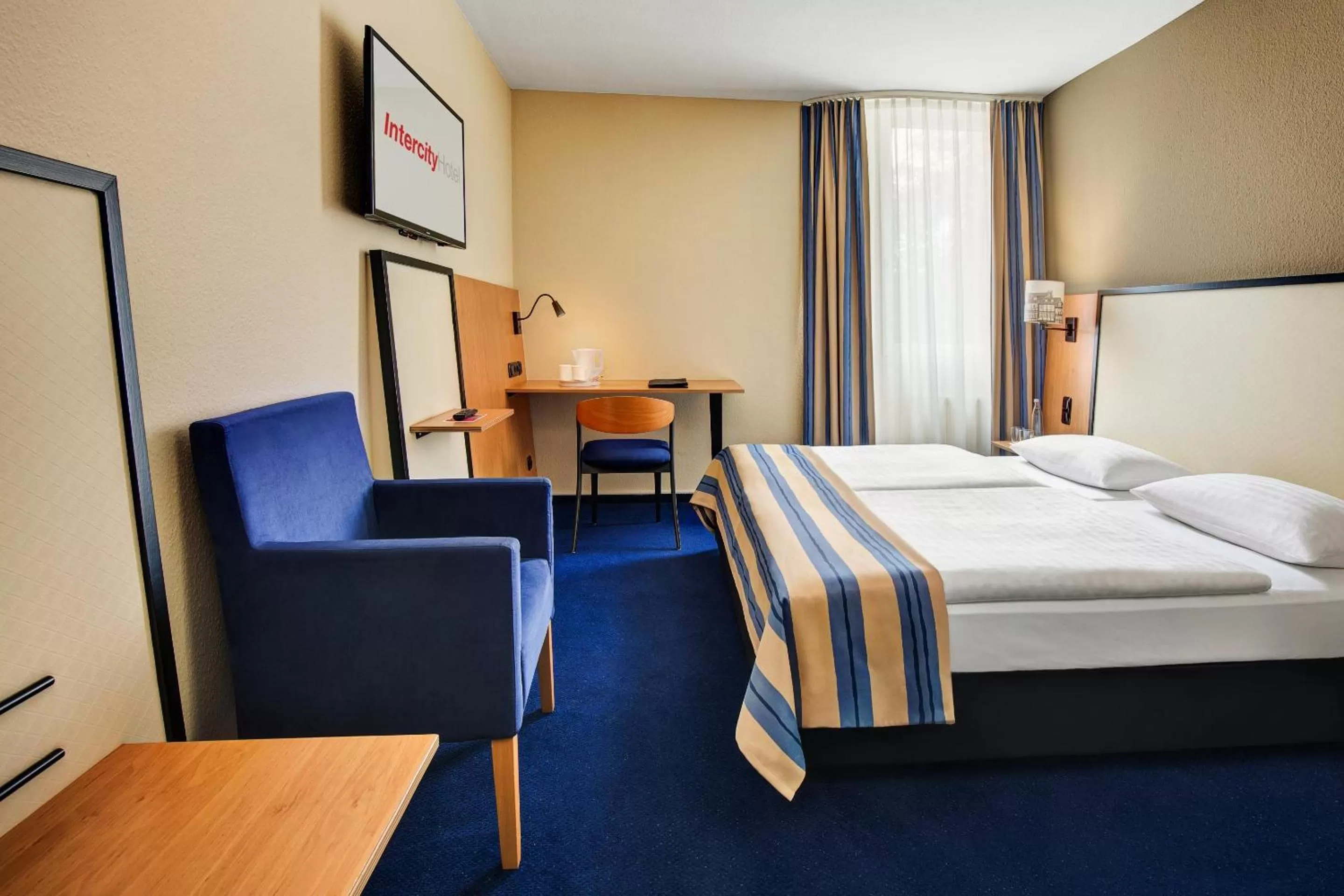 Standard Double Room in IntercityHotel Celle