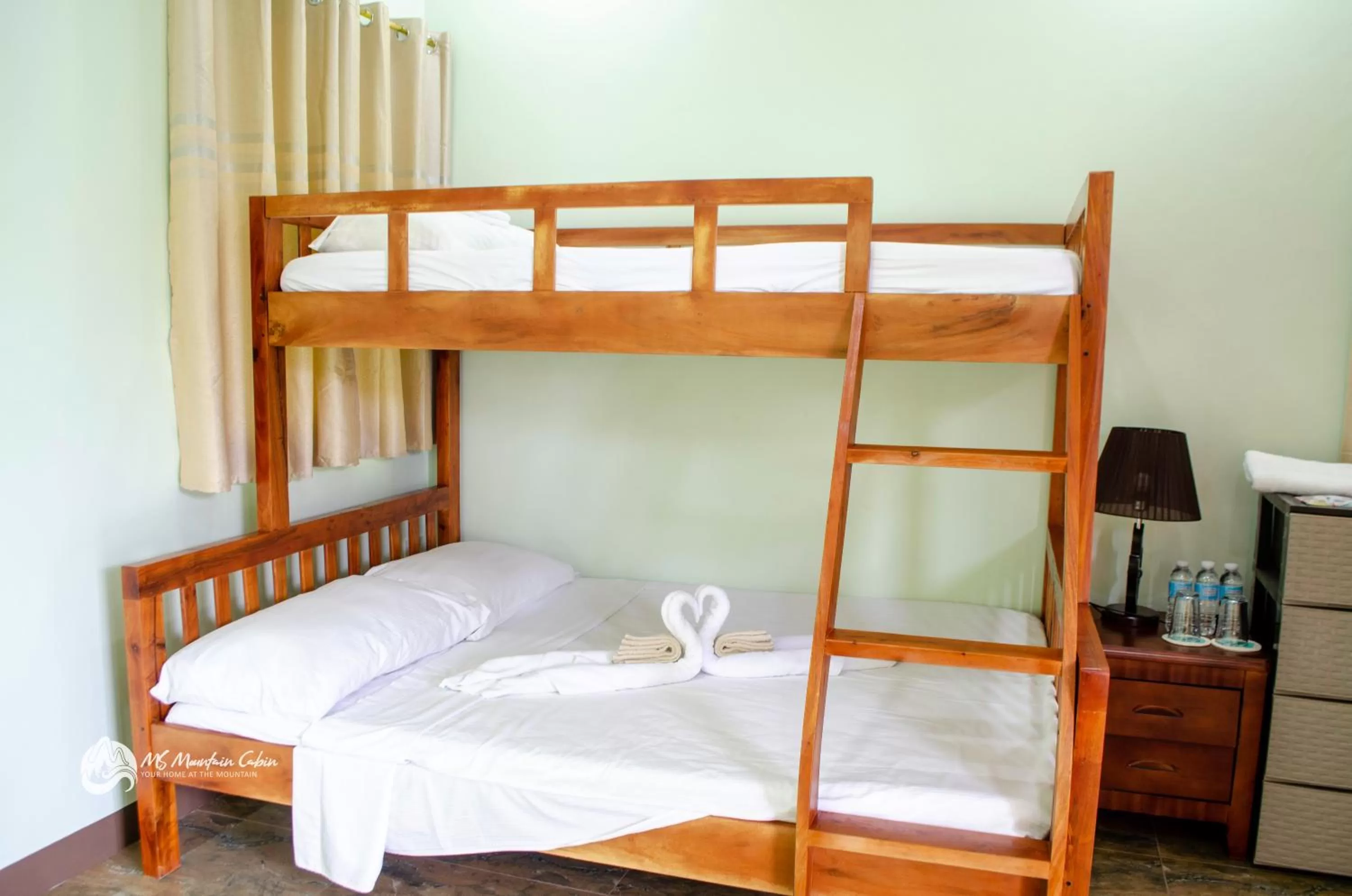 Triple Room in MS Mountain Cabin