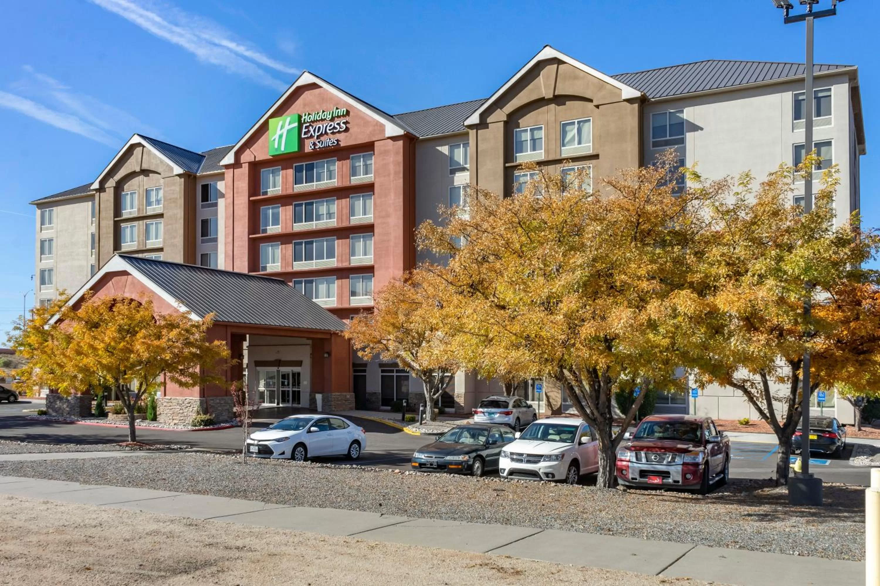 Holiday Inn Express Hotel & Suites Albuquerque Midtown by IHG