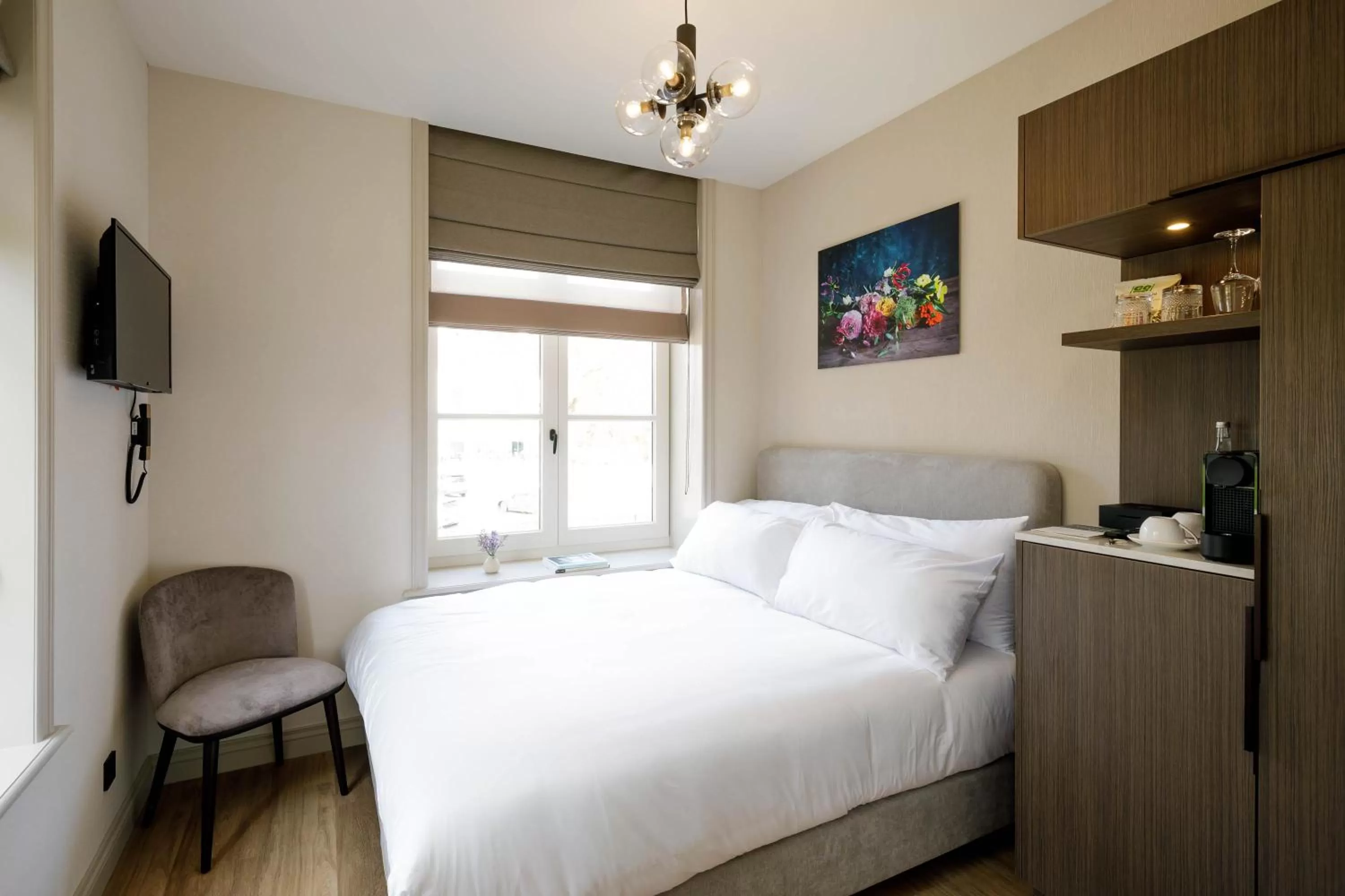 Cozy Room - single occupancy in Hotel Flora Batava